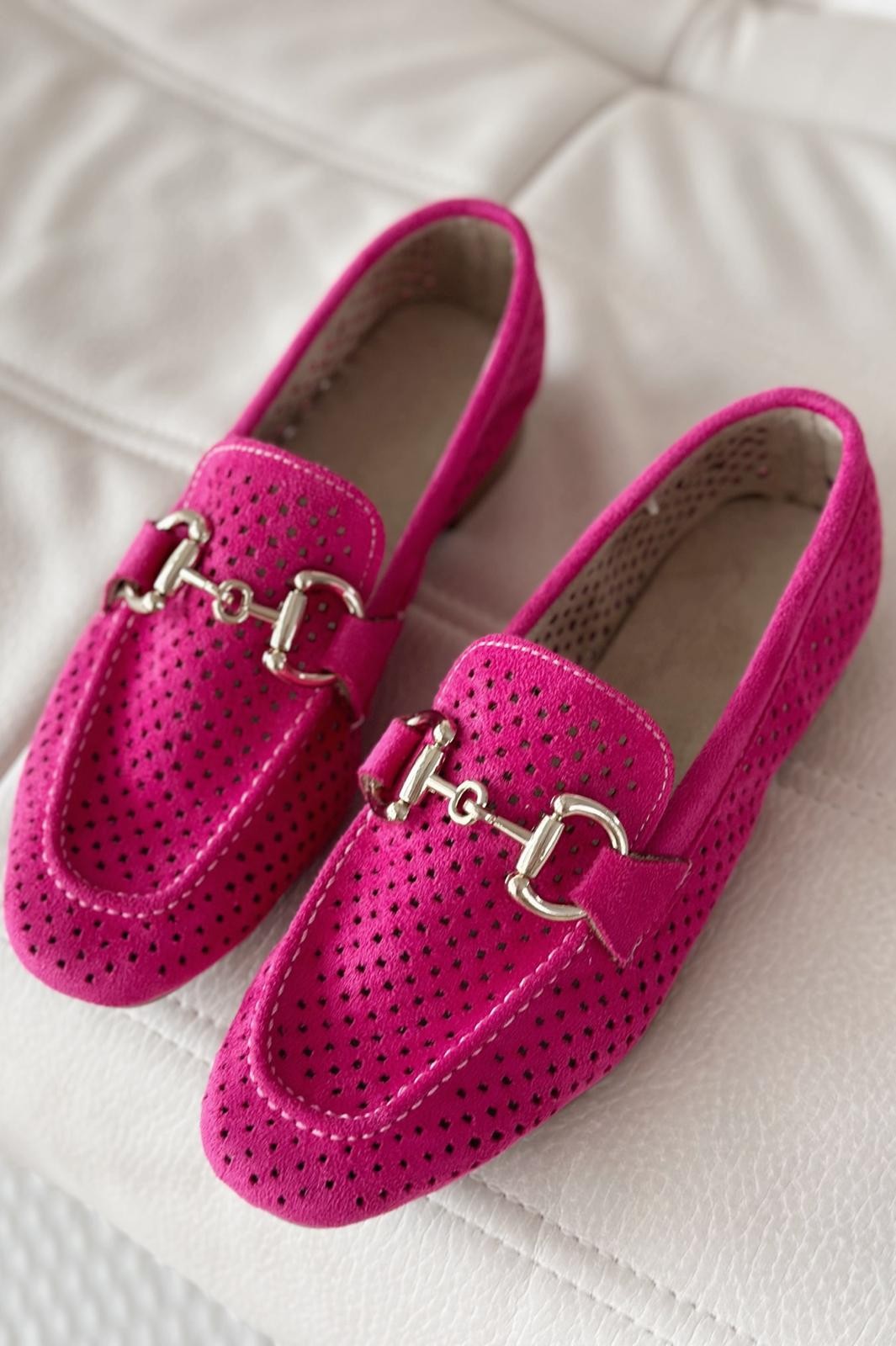 Rofin Suede Buckle Detailed Perforated Women's Loafer Fuchsia