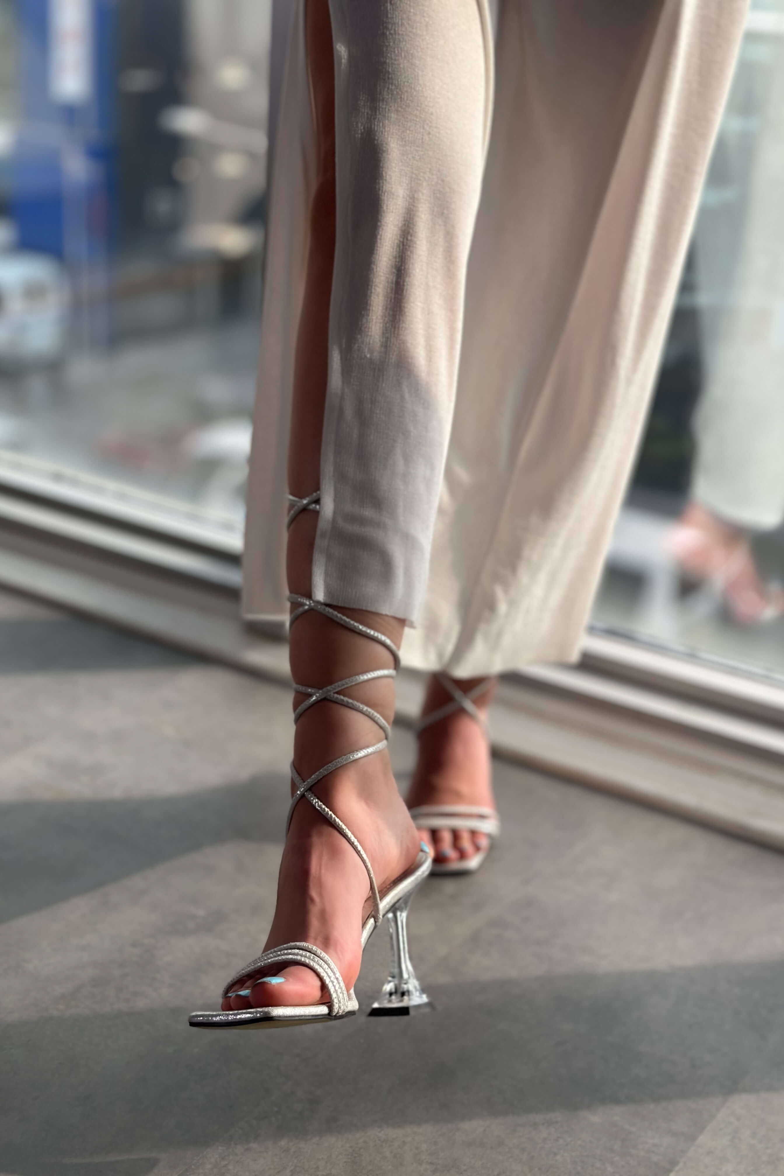 Raminta Parlak Deri Kadın Yüksek Topuklu Ayakkabı Gümüş