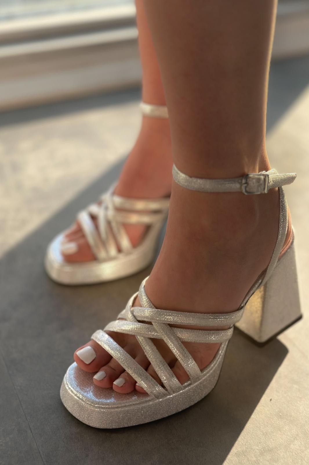 Olida bright leather women platform heeled shoes silver