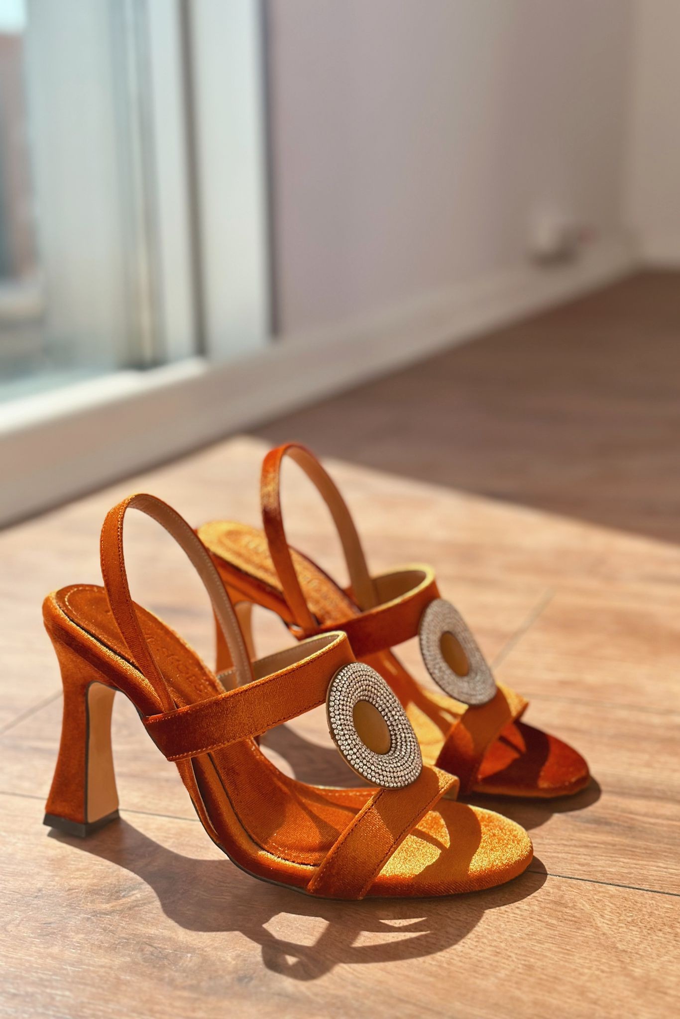 Poved Velvet Stone Detailed Heeled Shoes Orange