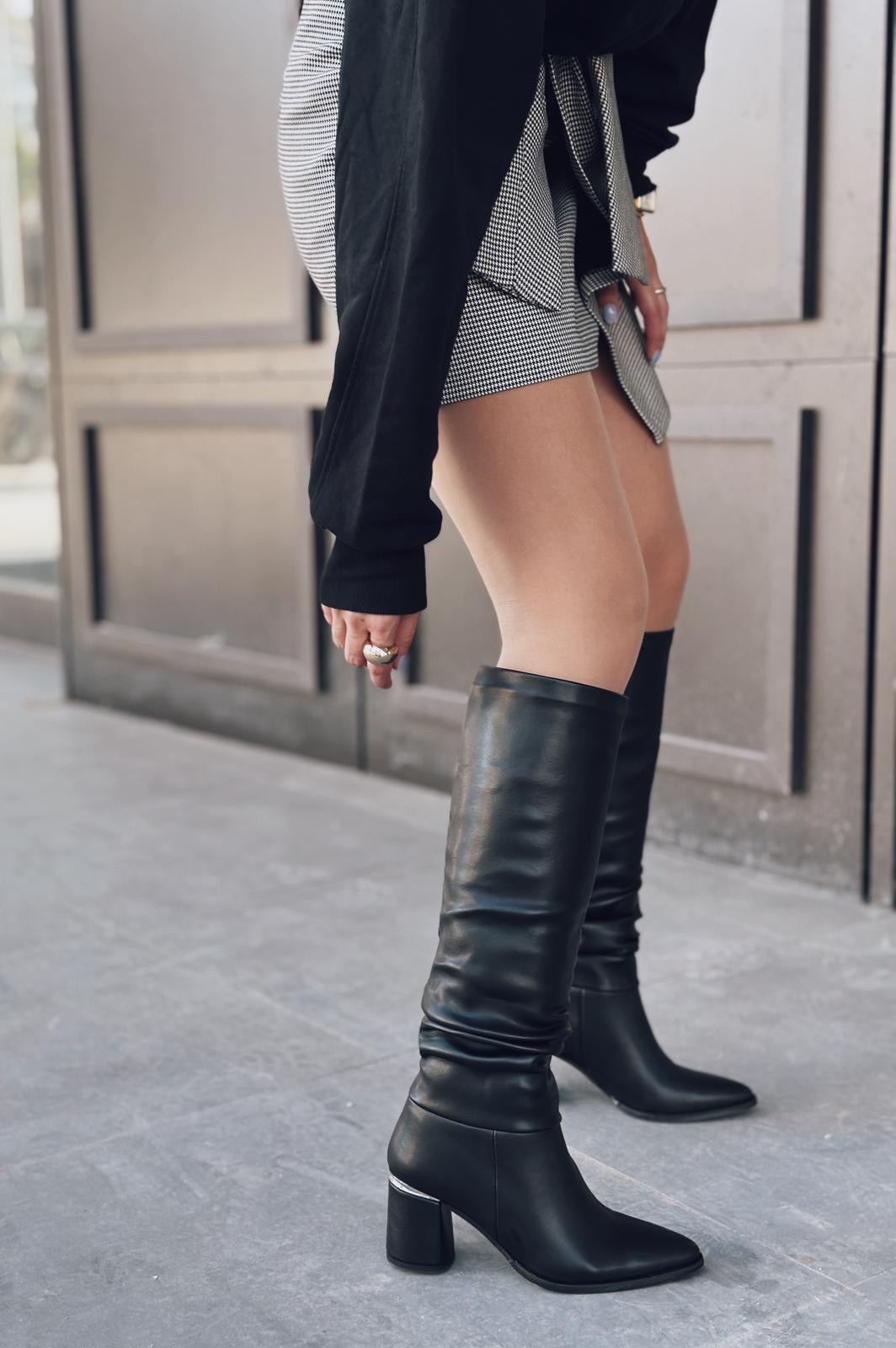 Votens Mat Deri Körüklü Kadın Topuklu Çizme Siyah