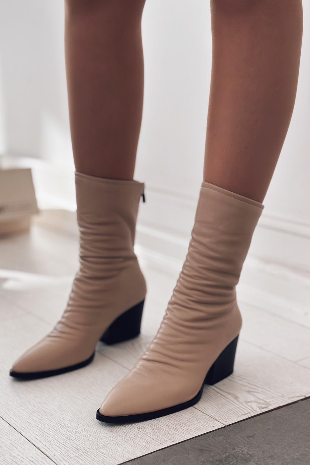 Darinsa Nude Boots with Matte Leather Zipper Detail