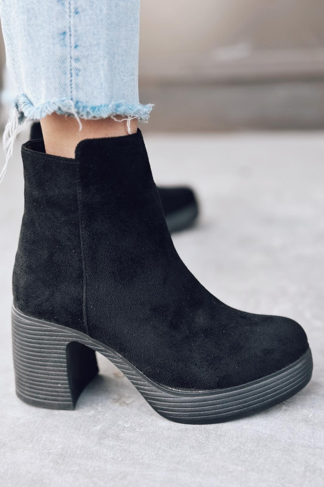 Voslen Suede Platform Heeled Women's Boots Black