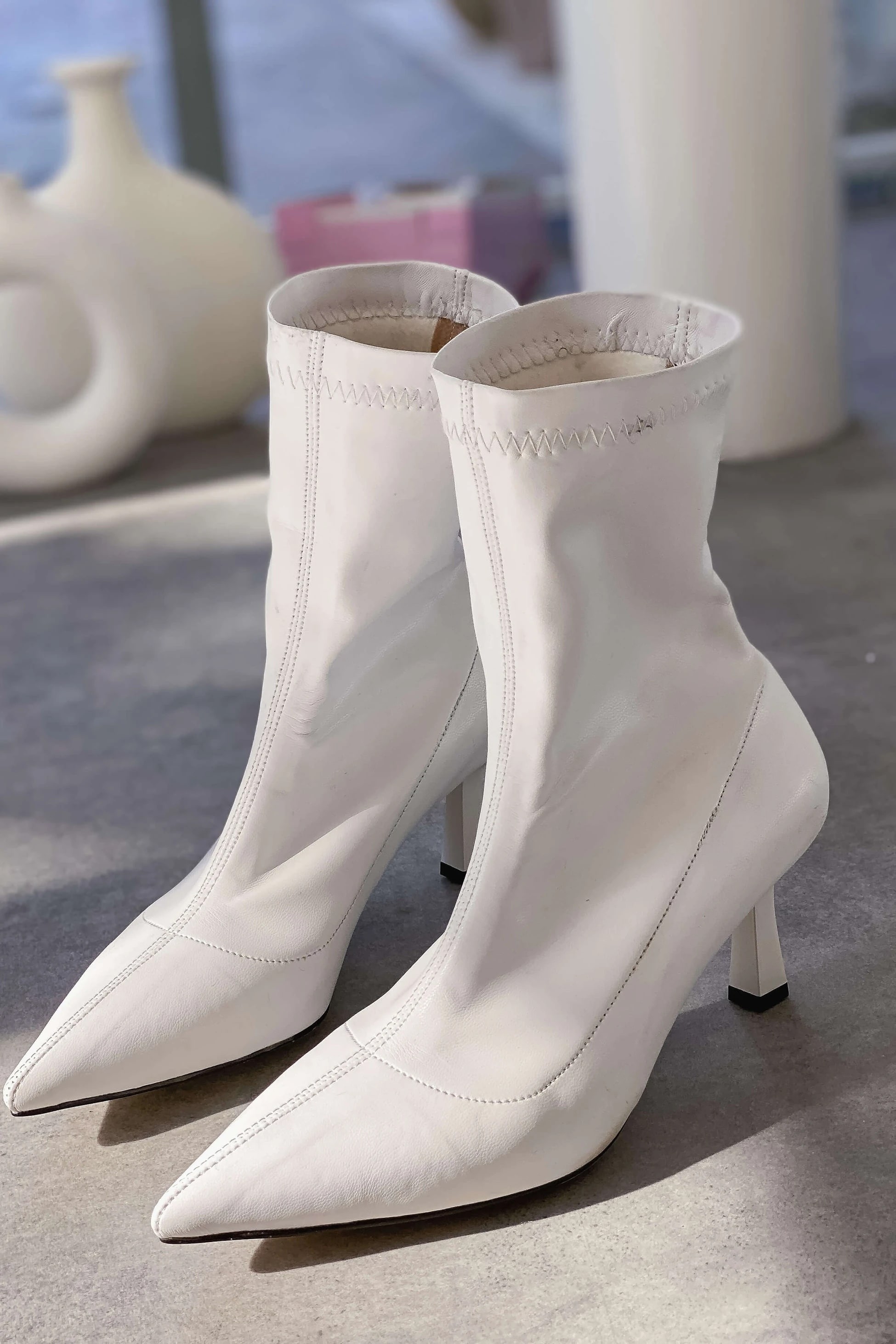 LORAVO Female Stretch Matte Leather Heeled Bot White