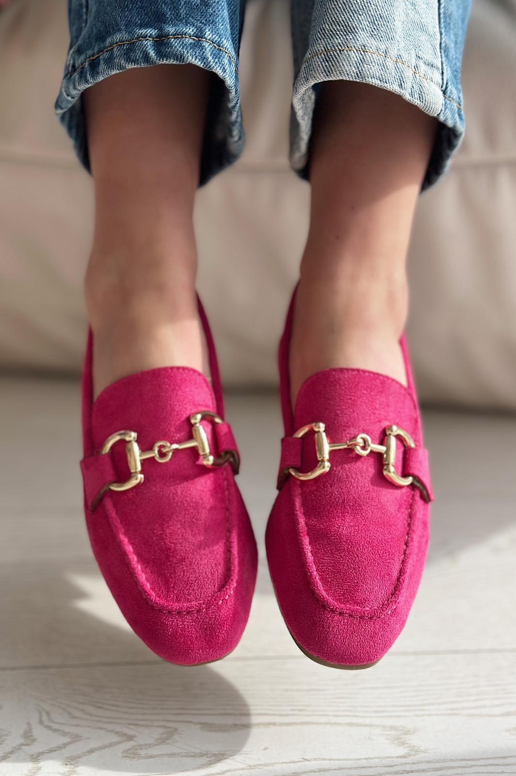 Lofin Suede Buckle Detailed Women's Loafer Fuchsia