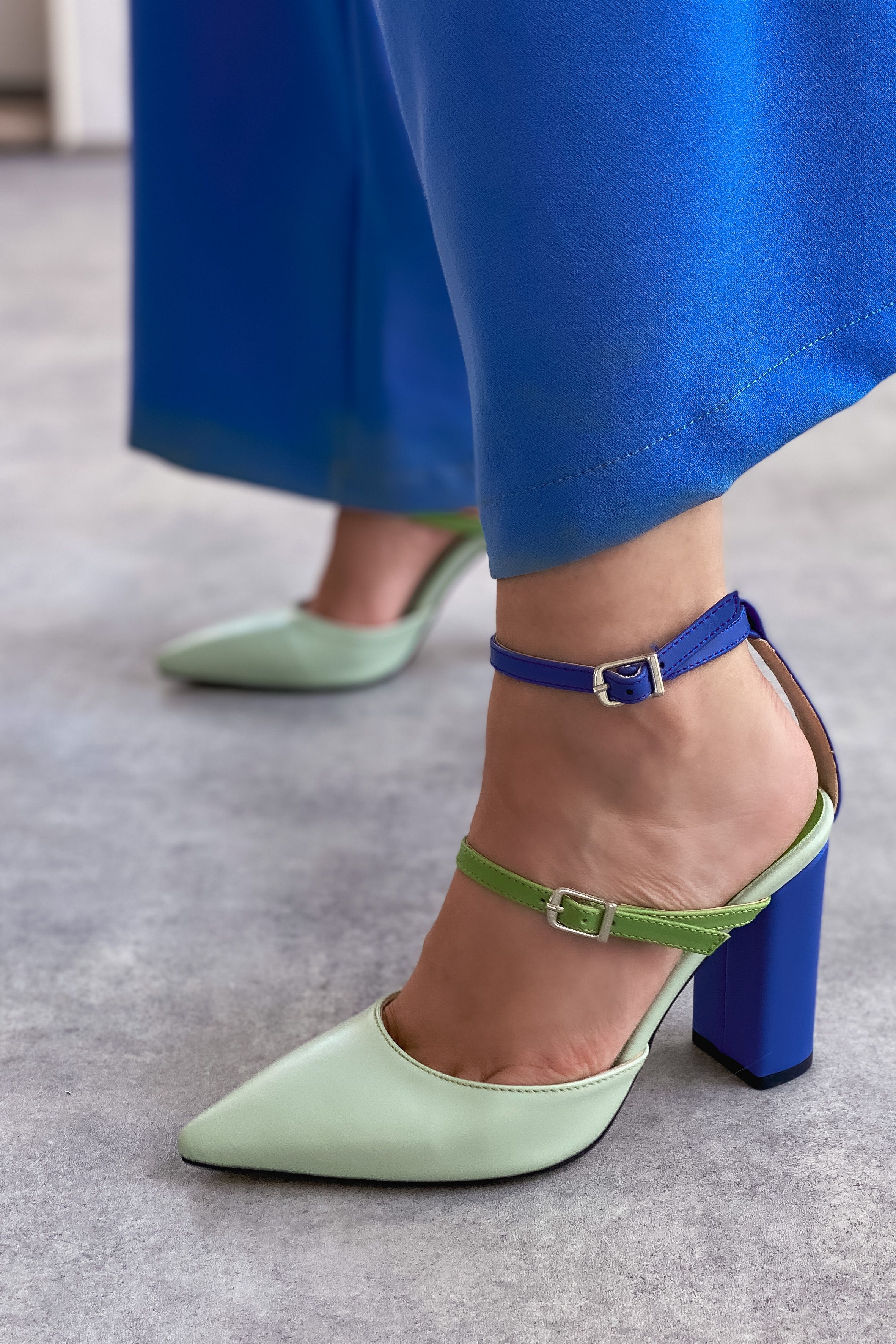 Olenpa matte leather high heeled shoes green