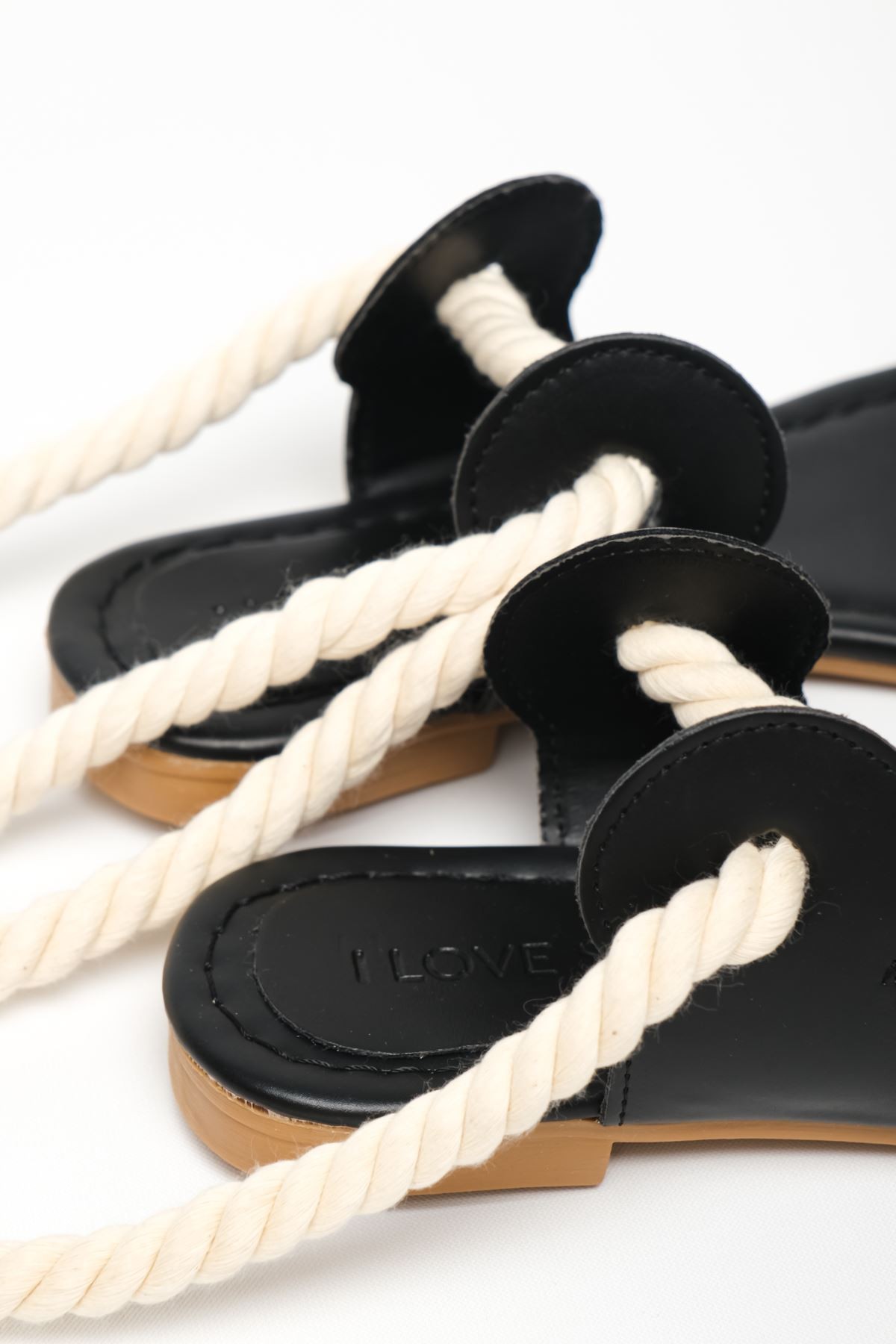 Nerisa matte leather knitting rope detailed sandals black
