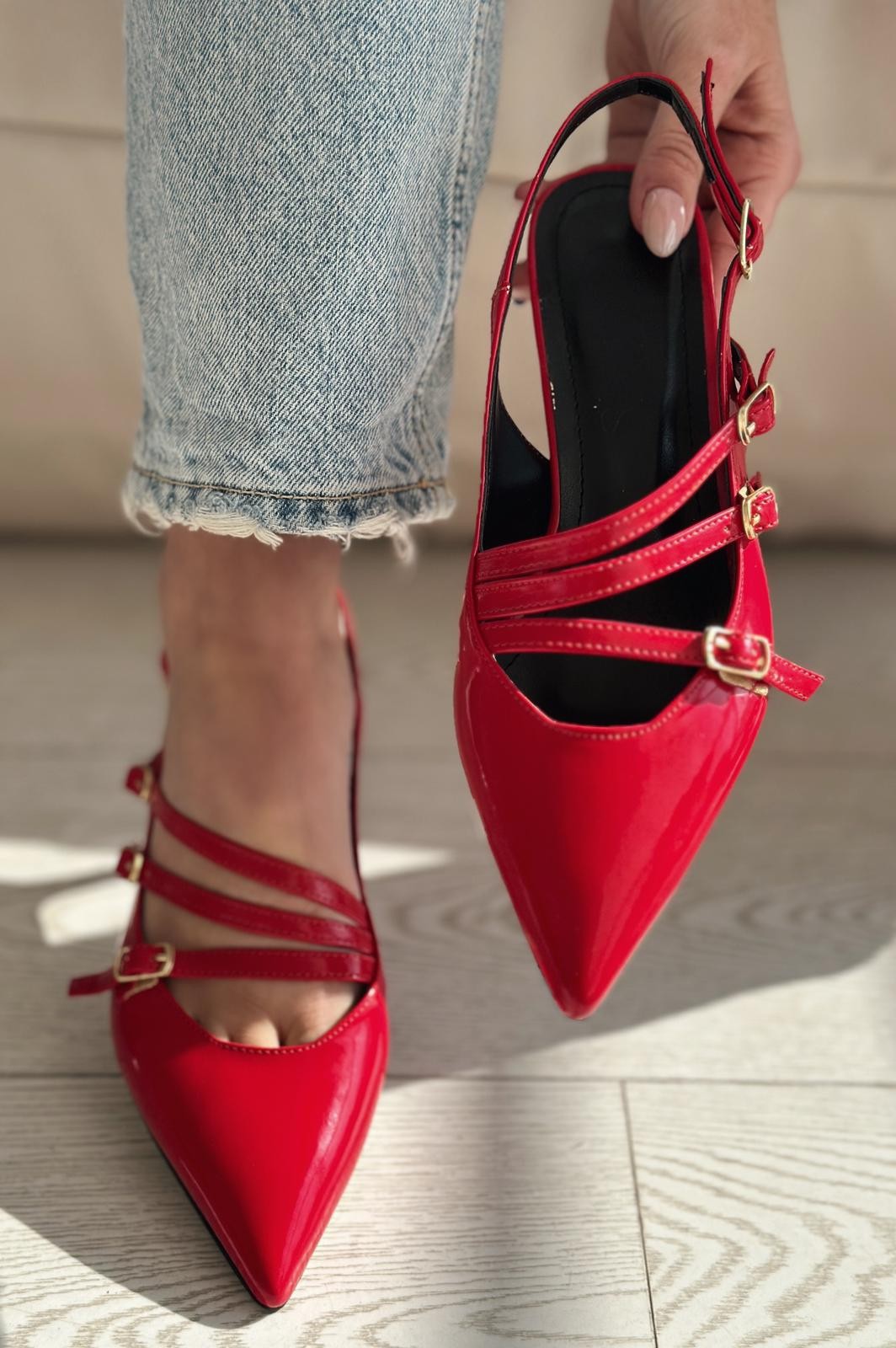 Osita Rugan Toka Detaylı Kısa Topuklu Stiletto Kırmızı