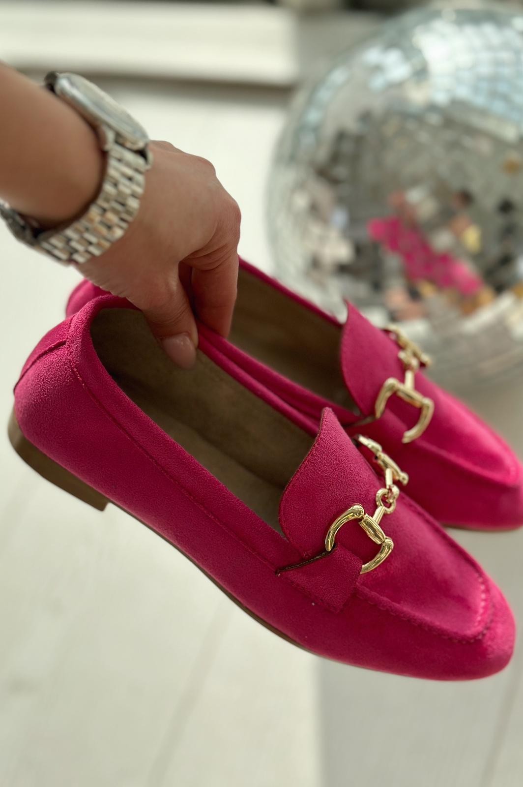 Lofin Suede Buckle Detailed Women's Loafer Fuchsia