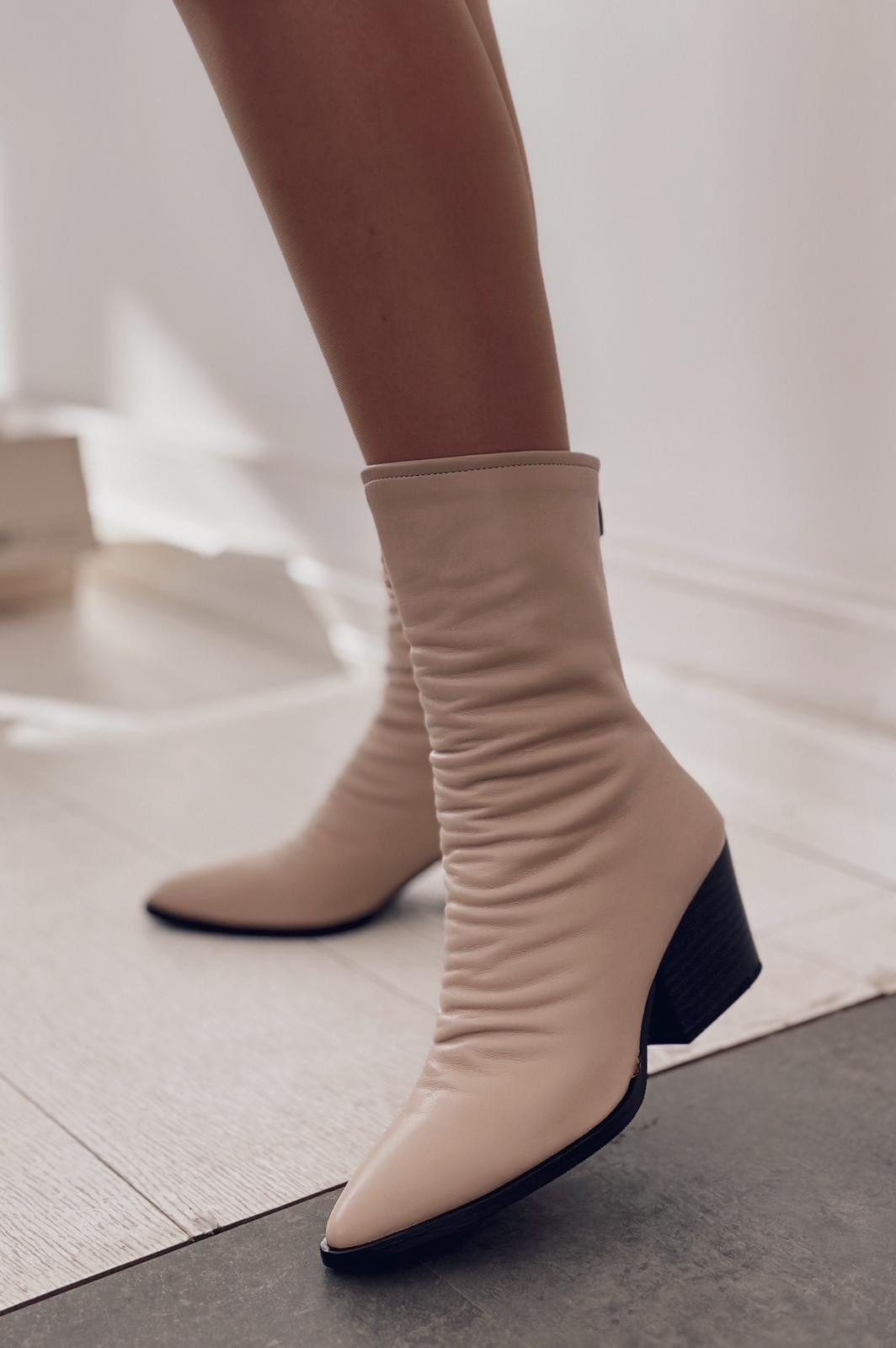 Darinsa Nude Boots with Matte Leather Zipper Detail