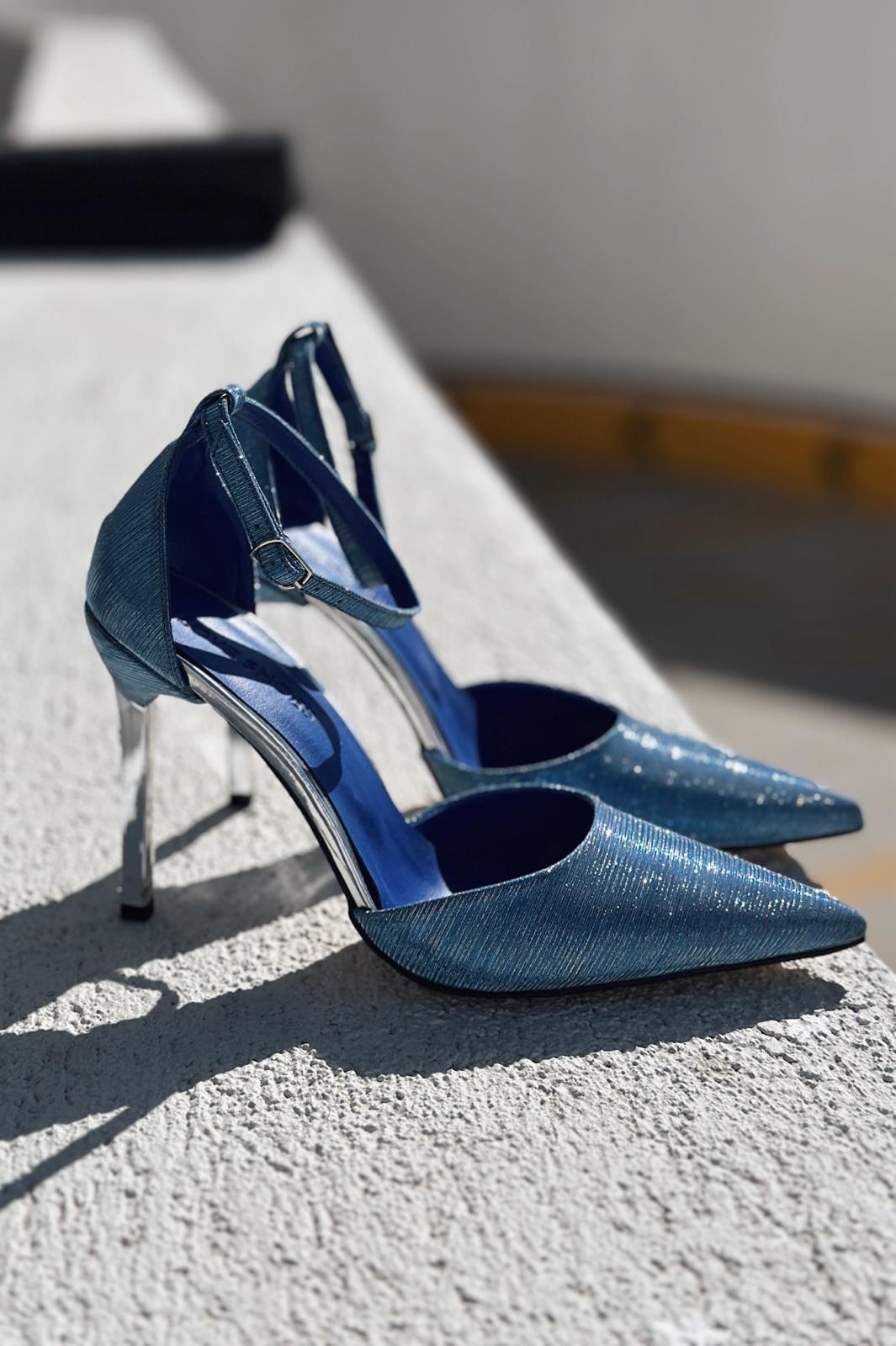 Wolly Shiny Leather Heel Detailed Stiletto Blue