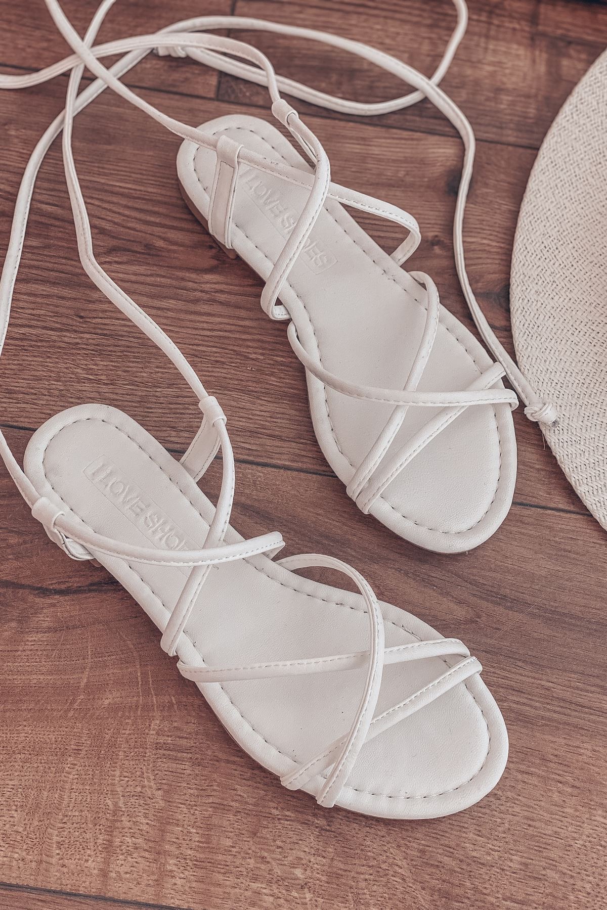Devinsa Mat Deri Bilekten Bağlama Detaylı Sandalet Beyaz