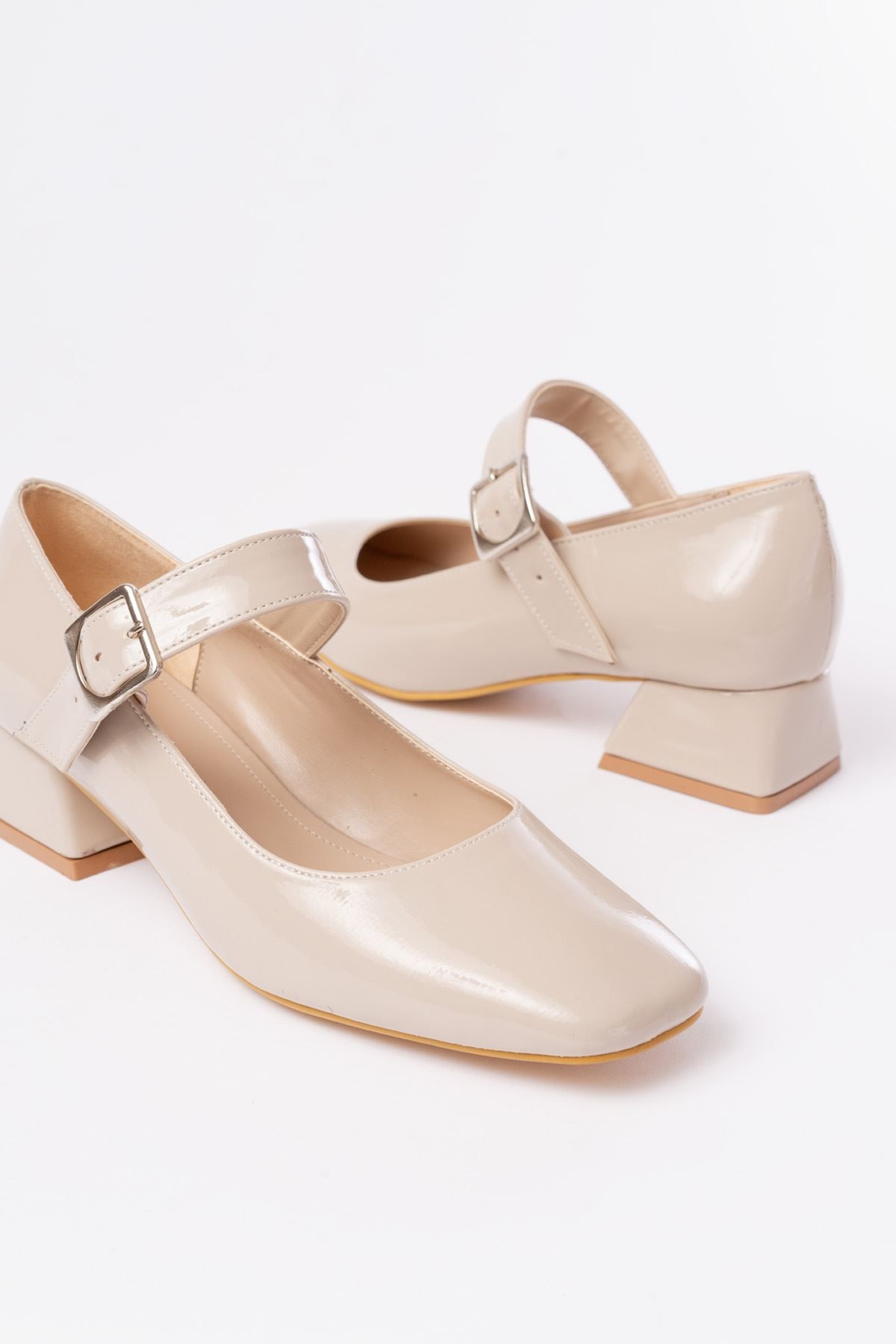 Lexyro Beige Heeled Women's Shoes