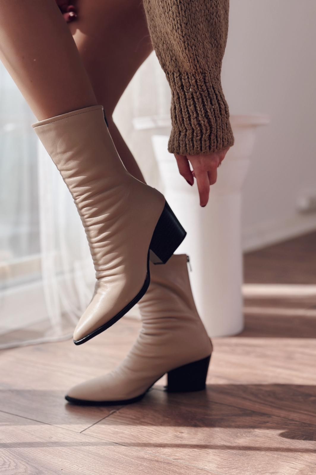 Darinsa Nude Boots with Matte Leather Zipper Detail