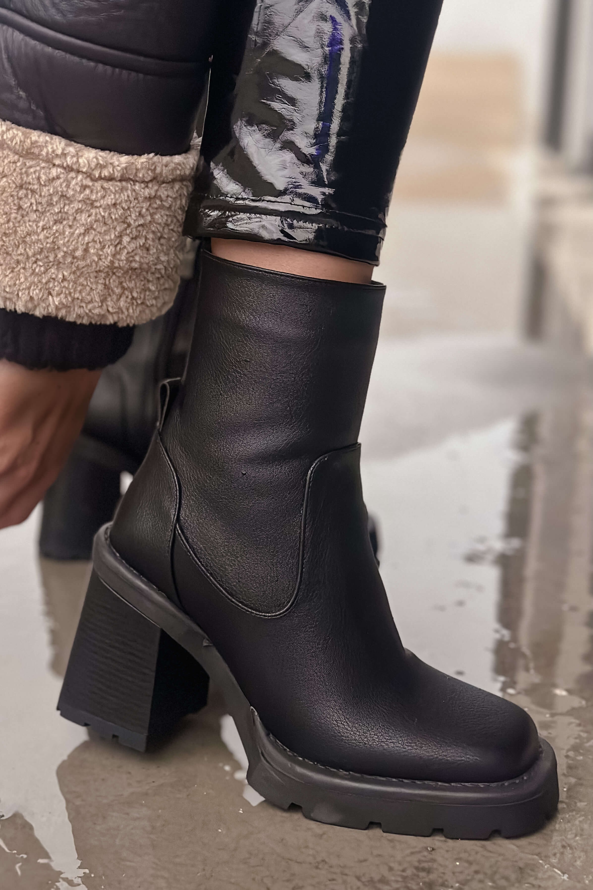 Colita woman matte leather boots black