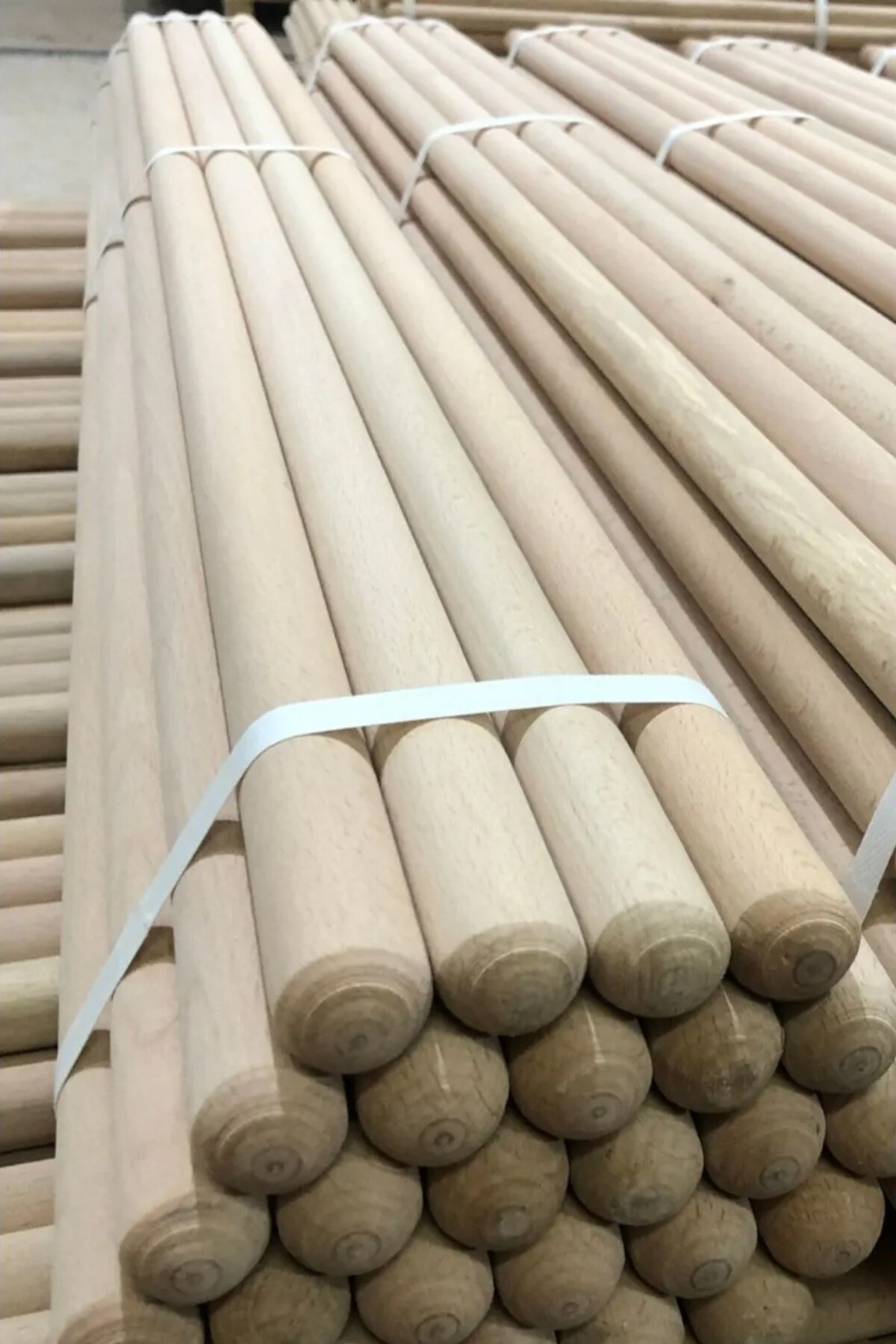 Gürgen Ağaç Vidalı Süpürge Sapı 120 cm | Ergonomik, Dayanıklı ve Çok Amaçlı Temizlik Sapı