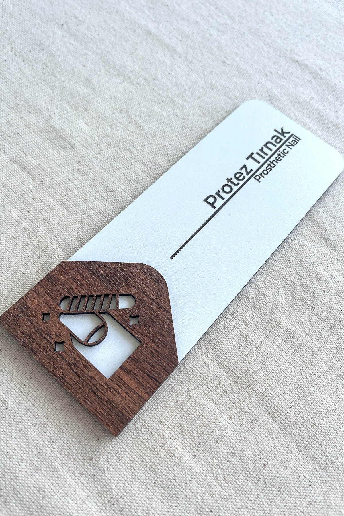 Protez Tırnak Oda Tabelası – MDF Güzellik Merkezi Kapı Levhası | 19x7 cm
