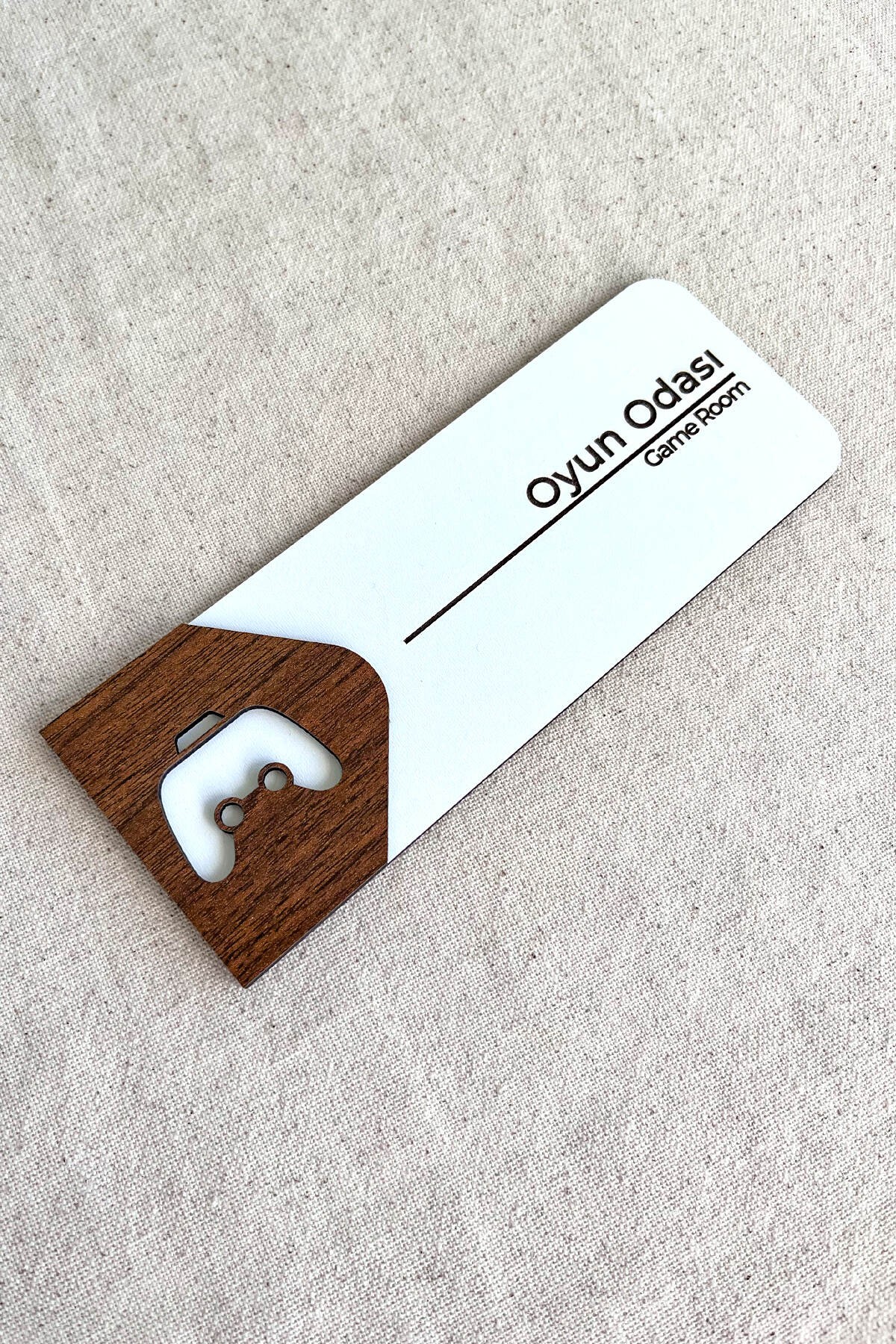 Oyun Odası Kapı Tabelası – MDF Yönlendirme ve Oda Levhası | 19x7 cm Çift Katmanlı