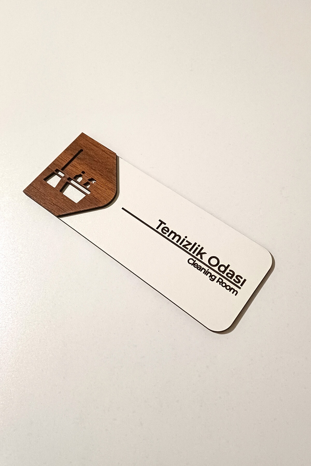 Temizlik Odası Kapı Tabelası – 19x7 cm Çift Katmanlı, Çift Taraflı Bantlı