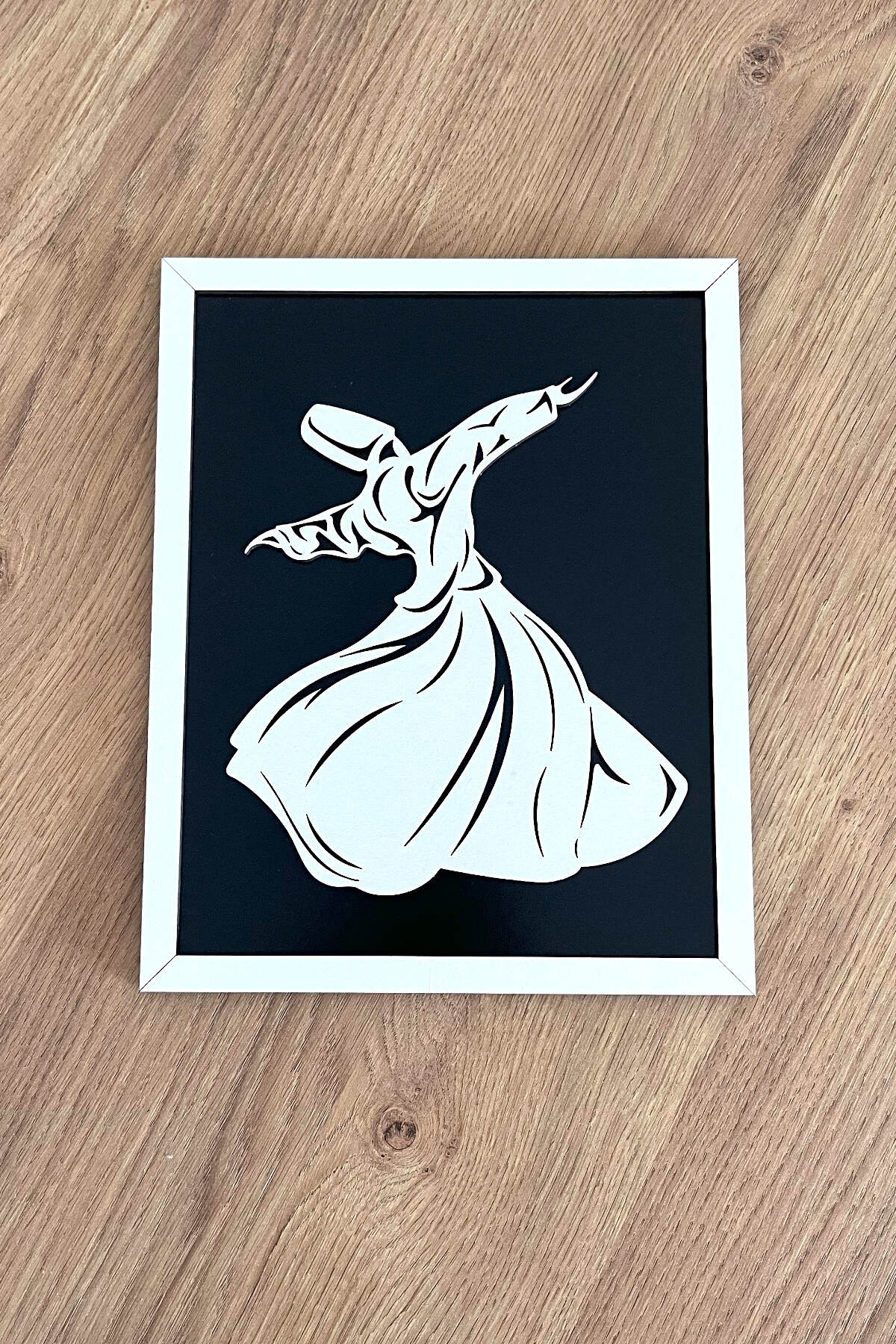 Modern Beyaz Çerçeveli Ahşap Semazen (Mevlana) Tablosu – 25x20 cm