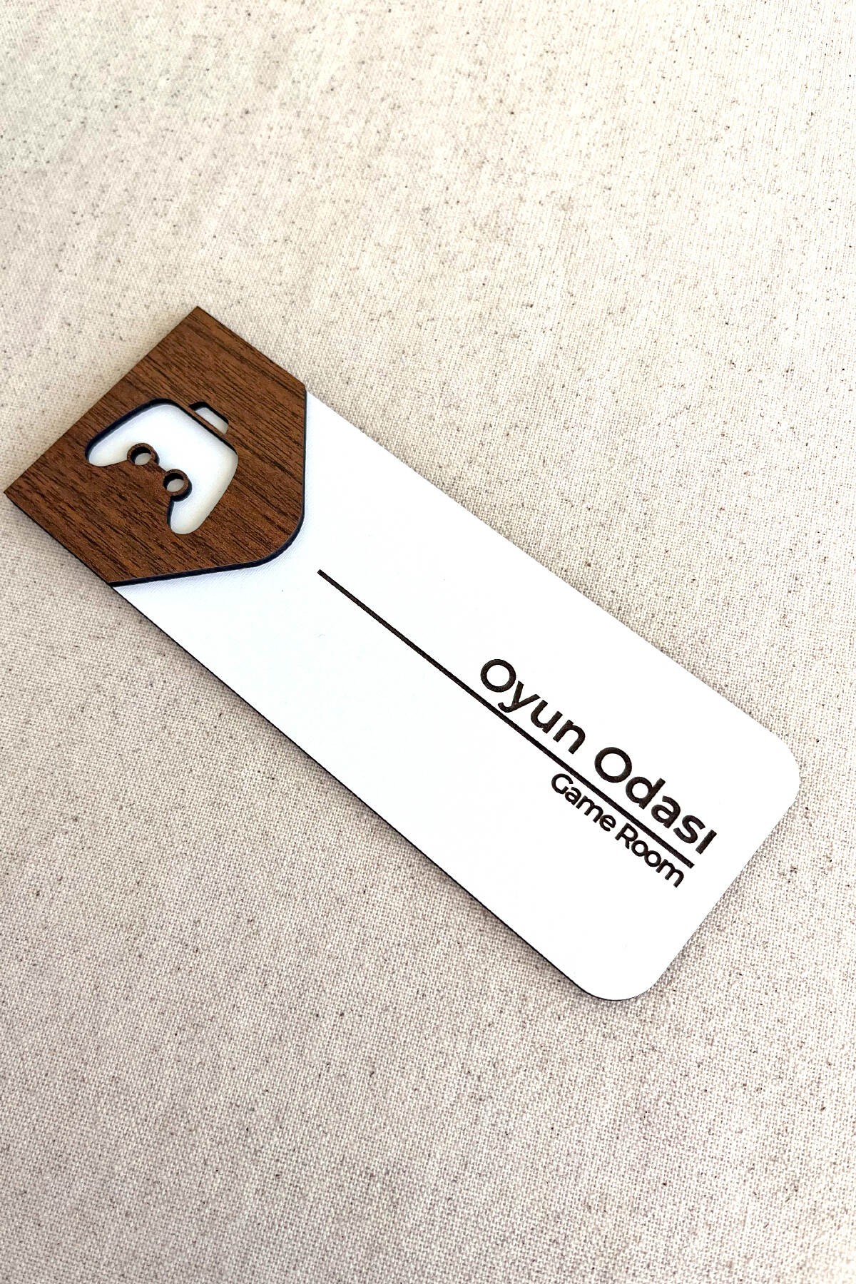 Oyun Odası Kapı Tabelası – MDF Yönlendirme ve Oda Levhası | 19x7 cm Çift Katmanlı