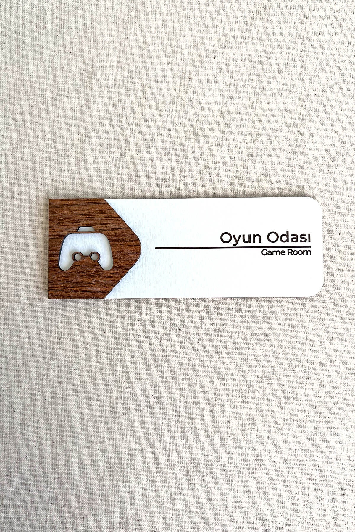 Oyun Odası Kapı Tabelası – MDF Yönlendirme ve Oda Levhası | 19x7 cm Çift Katmanlı