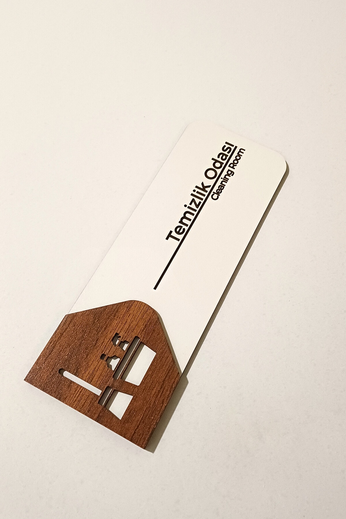Temizlik Odası Kapı Tabelası – 19x7 cm Çift Katmanlı, Çift Taraflı Bantlı