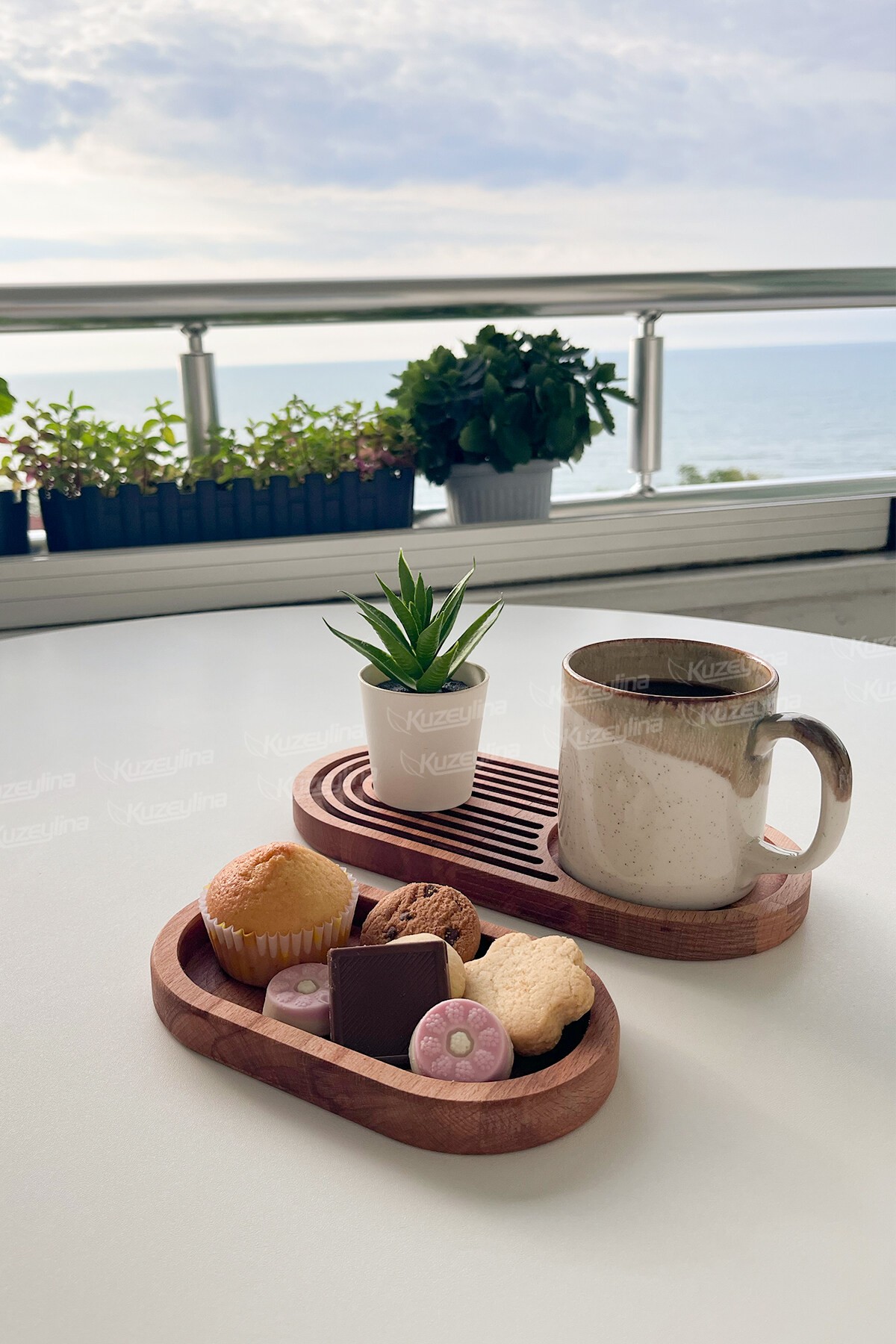 Doğal Ahşap Kahve Sunumluğu – Gökkuşağı Desenli Servislik | Kayın Ağacı 24x15 cm