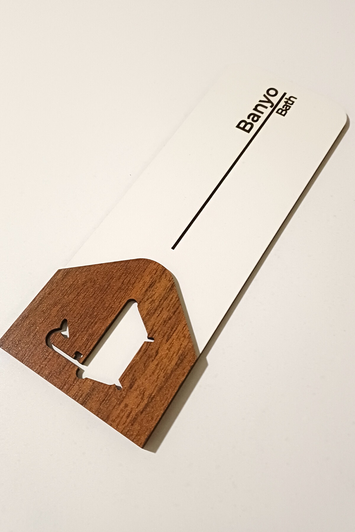 Banyo Kapı Tabelası – MDF Yönlendirme Levhası | 19x7 cm Çift Katmanlı, Çift Taraflı Bantlı