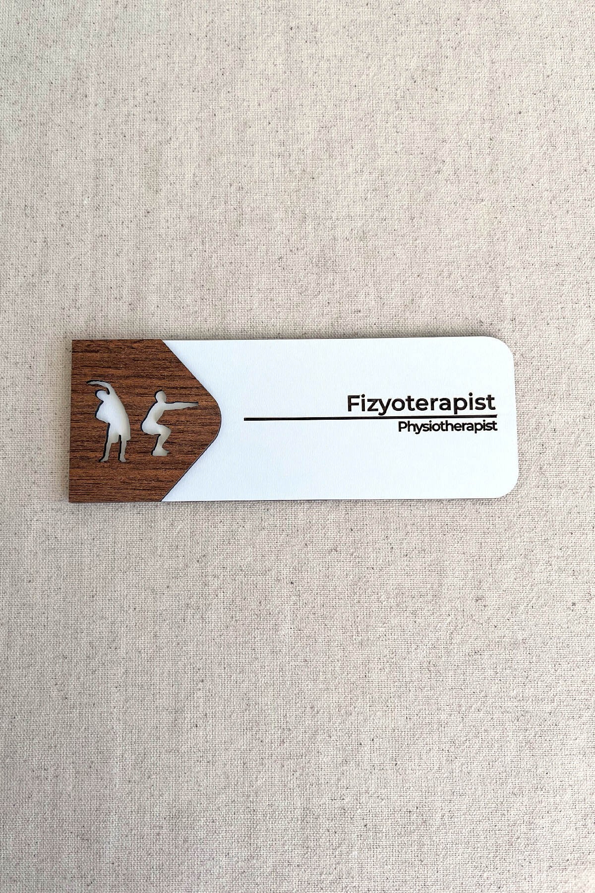 Fizyoterapist Kapı Tabelası – MDF Danışma ve Muayene Oda Levhası | 19x7 cm Çift Katmanlı