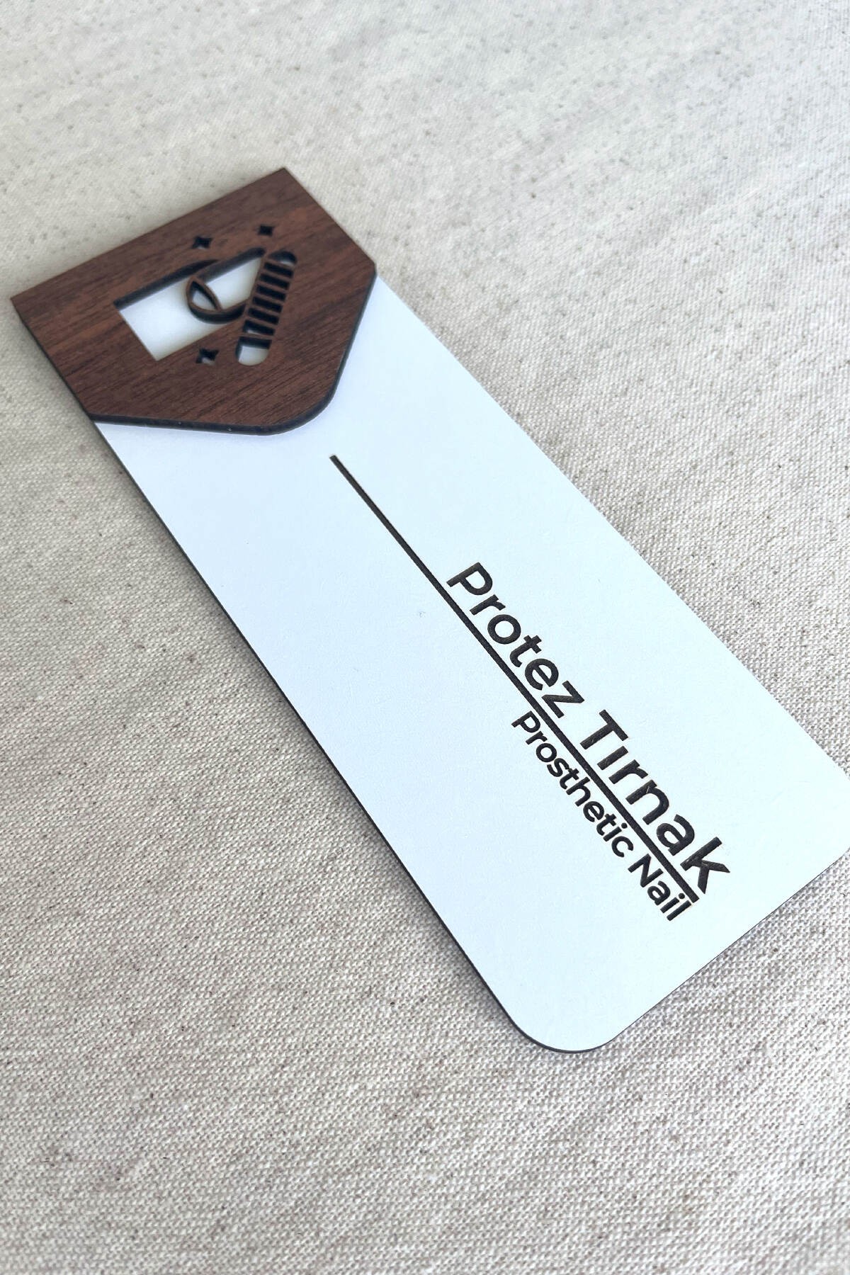 Protez Tırnak Oda Tabelası – MDF Güzellik Merkezi Kapı Levhası | 19x7 cm