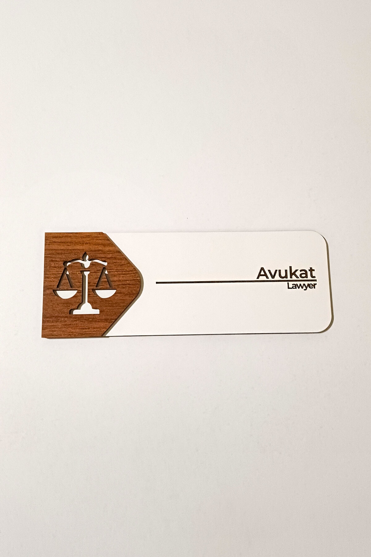 Avukat Odası Kapı Tabelası Kişiselleştirilebilir– MDF Ofis Oda İsimliği | 19x7 cm