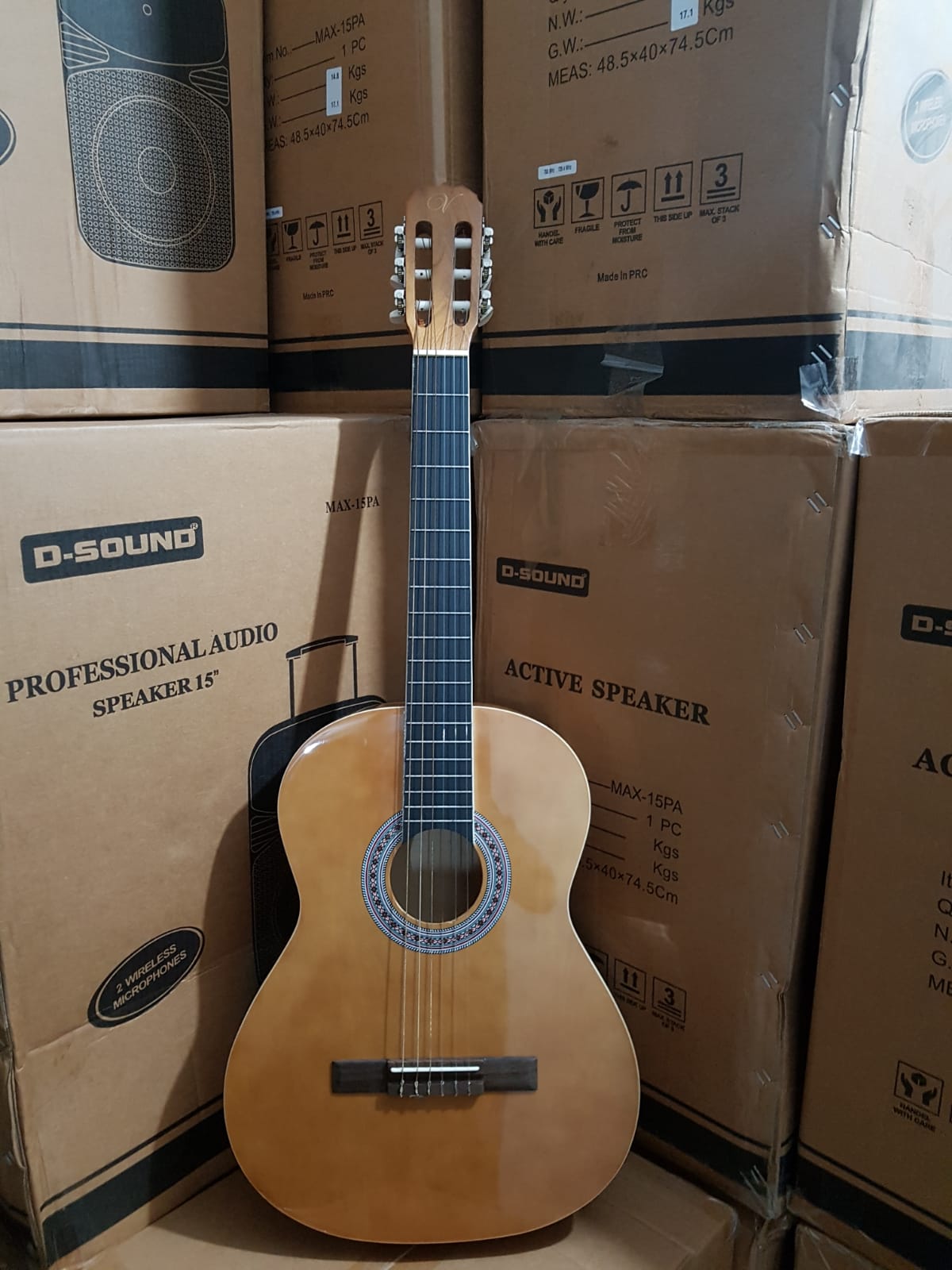 Spot Klasik Gitar 4 Adet Var detay