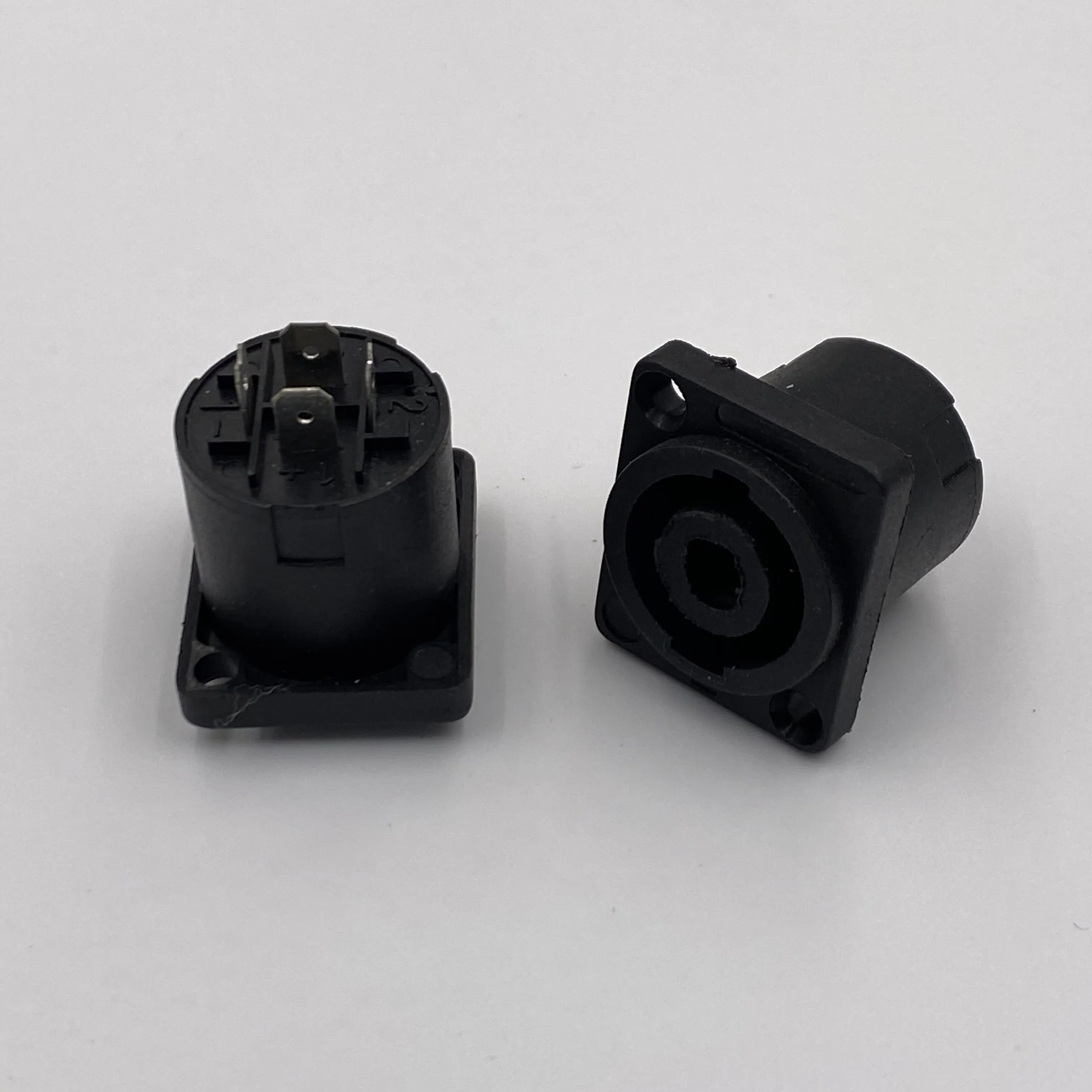 Notel SH7297 4 Pin Speakon Dişi Şasi Soketi