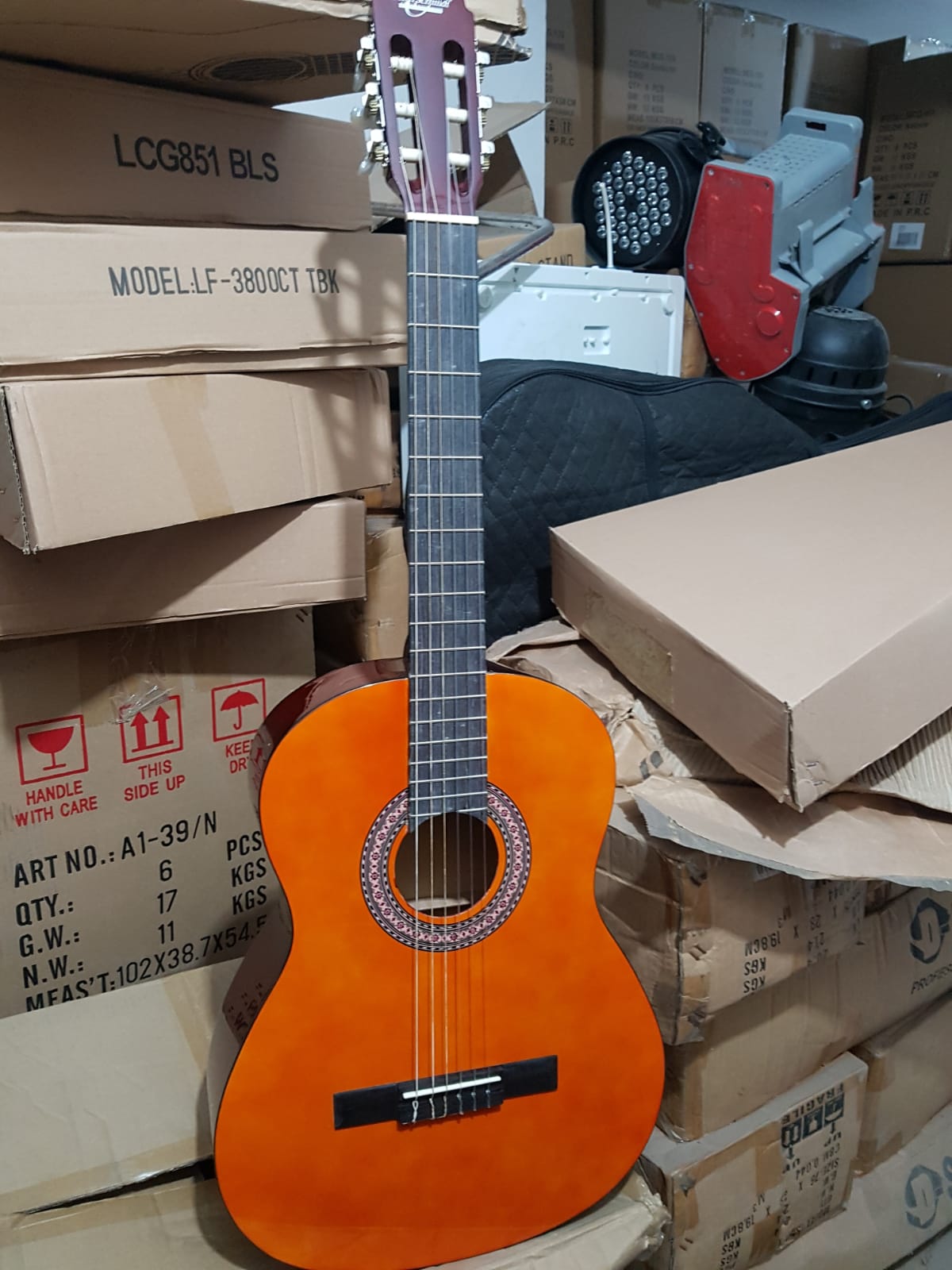 Spot Klasik Gitar 5 Adet Var görünüm