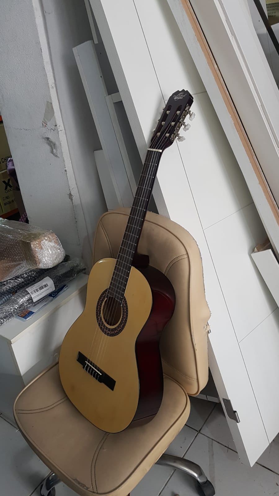 Spot Klasik Gitar 13 Adet Var görünüm