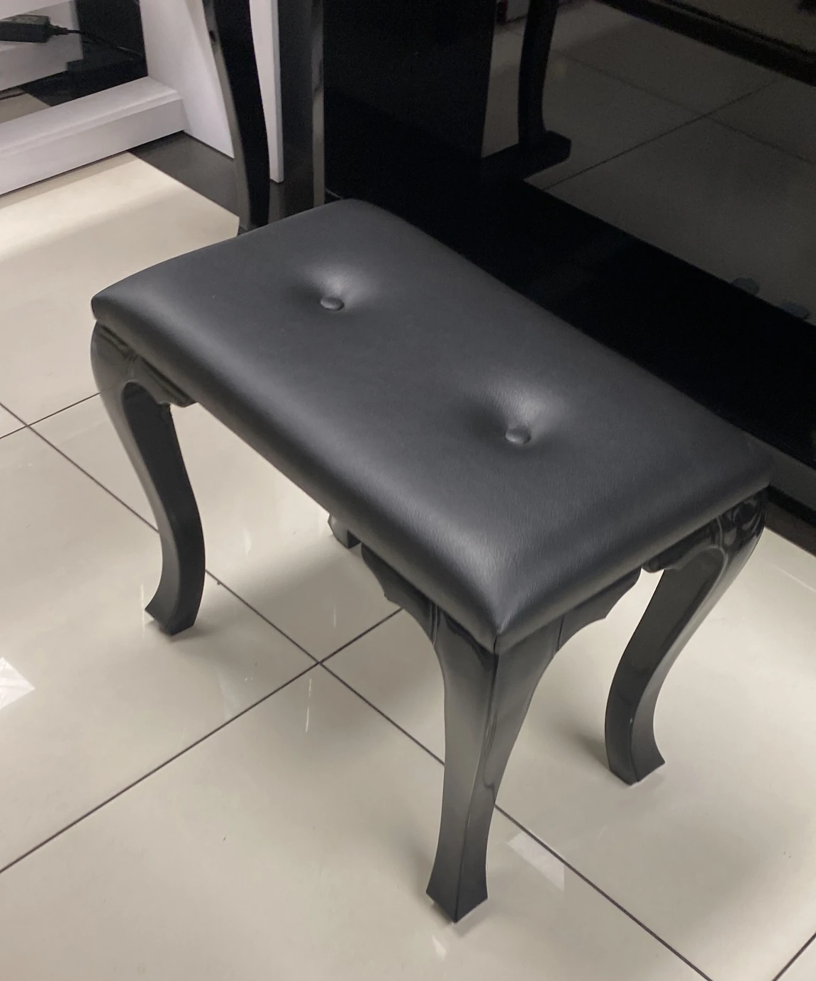 Müller Lüx Piyano Tabure Piano rengi detay