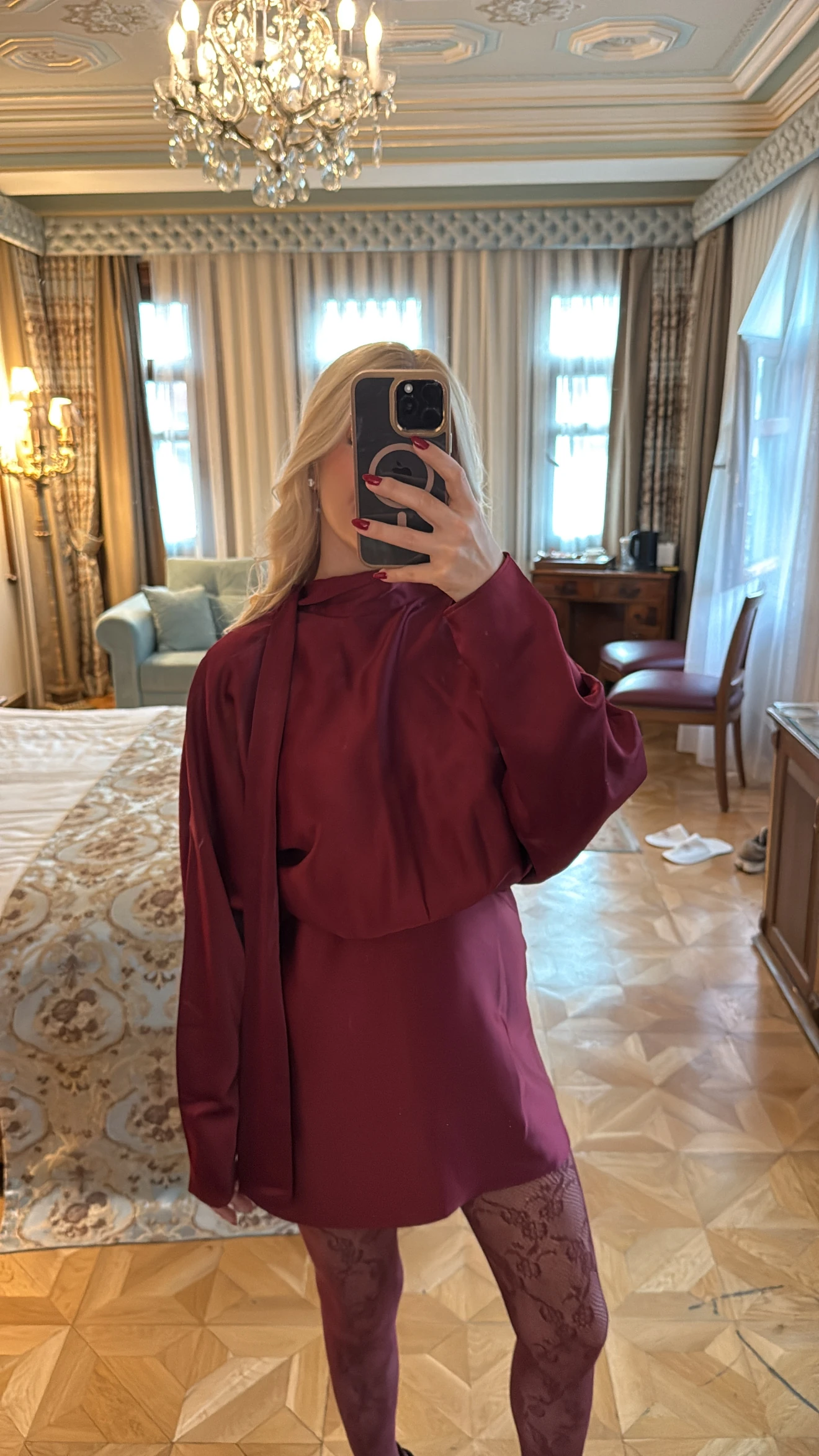 SATEN FLUARLI KISA ELBİSE -BORDO