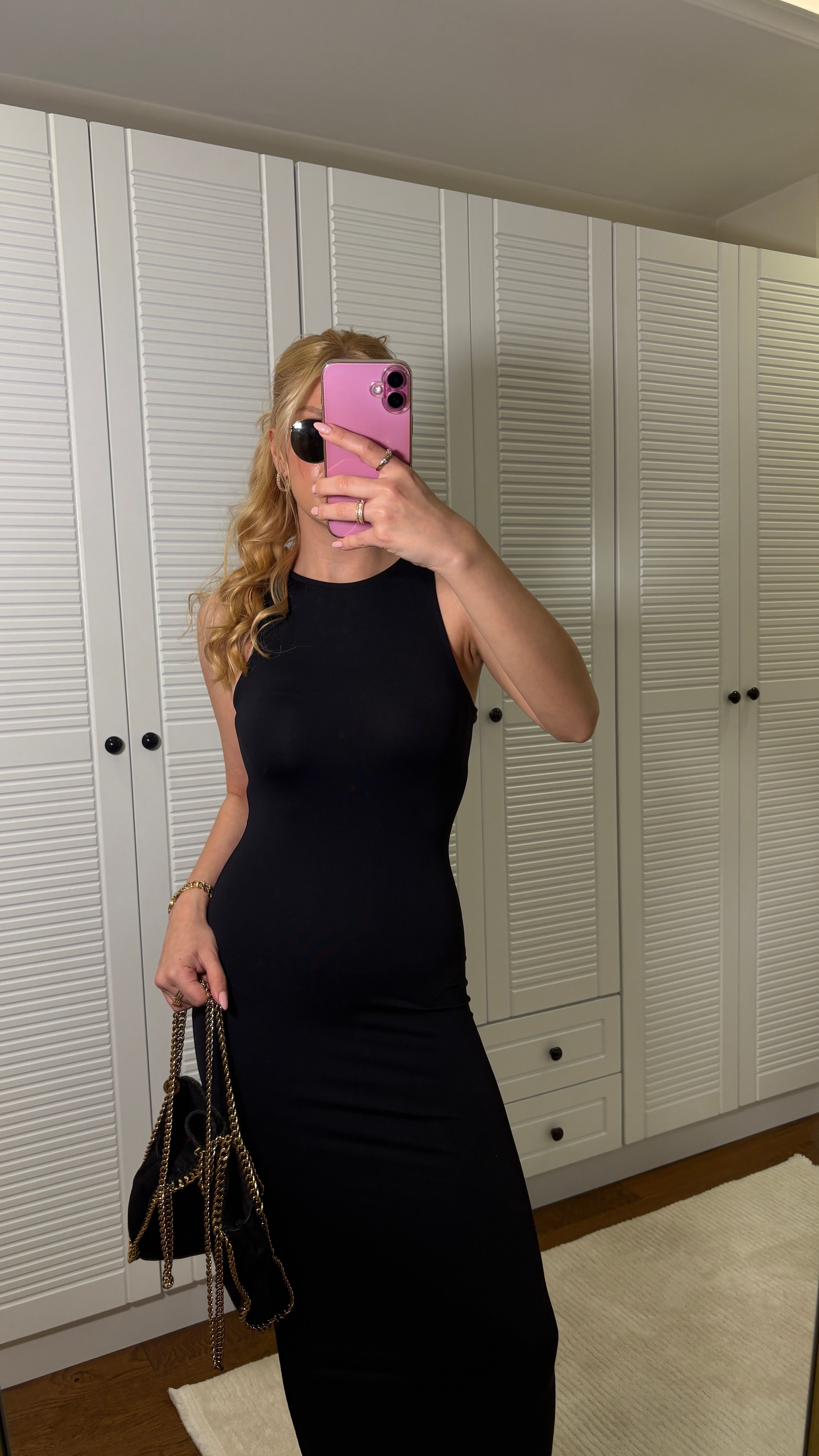 VÜCUDU SARAN BODY ELBİSE