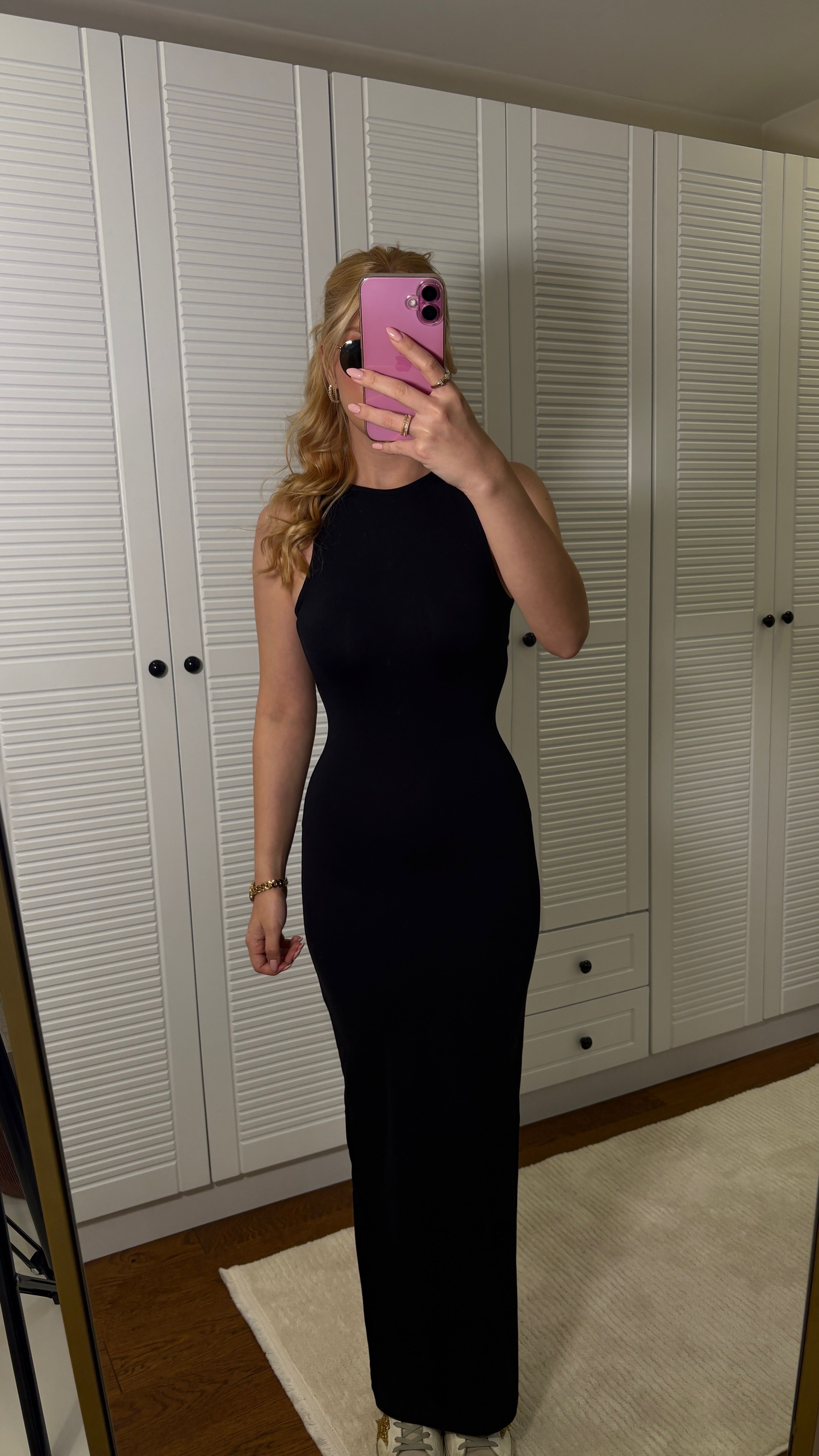 VÜCUDU SARAN BODY ELBİSE