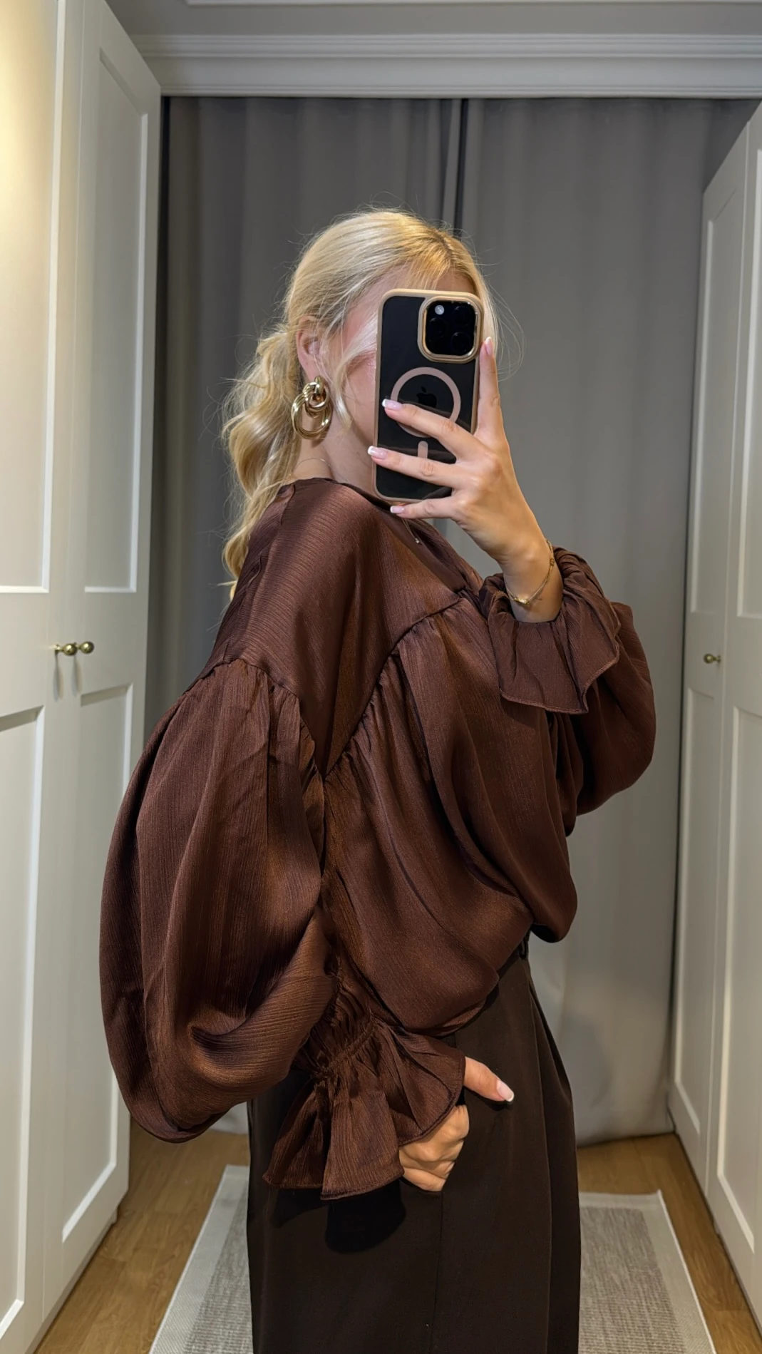 KOLU BÜZGÜLÜ ŞİFON BLUZ 