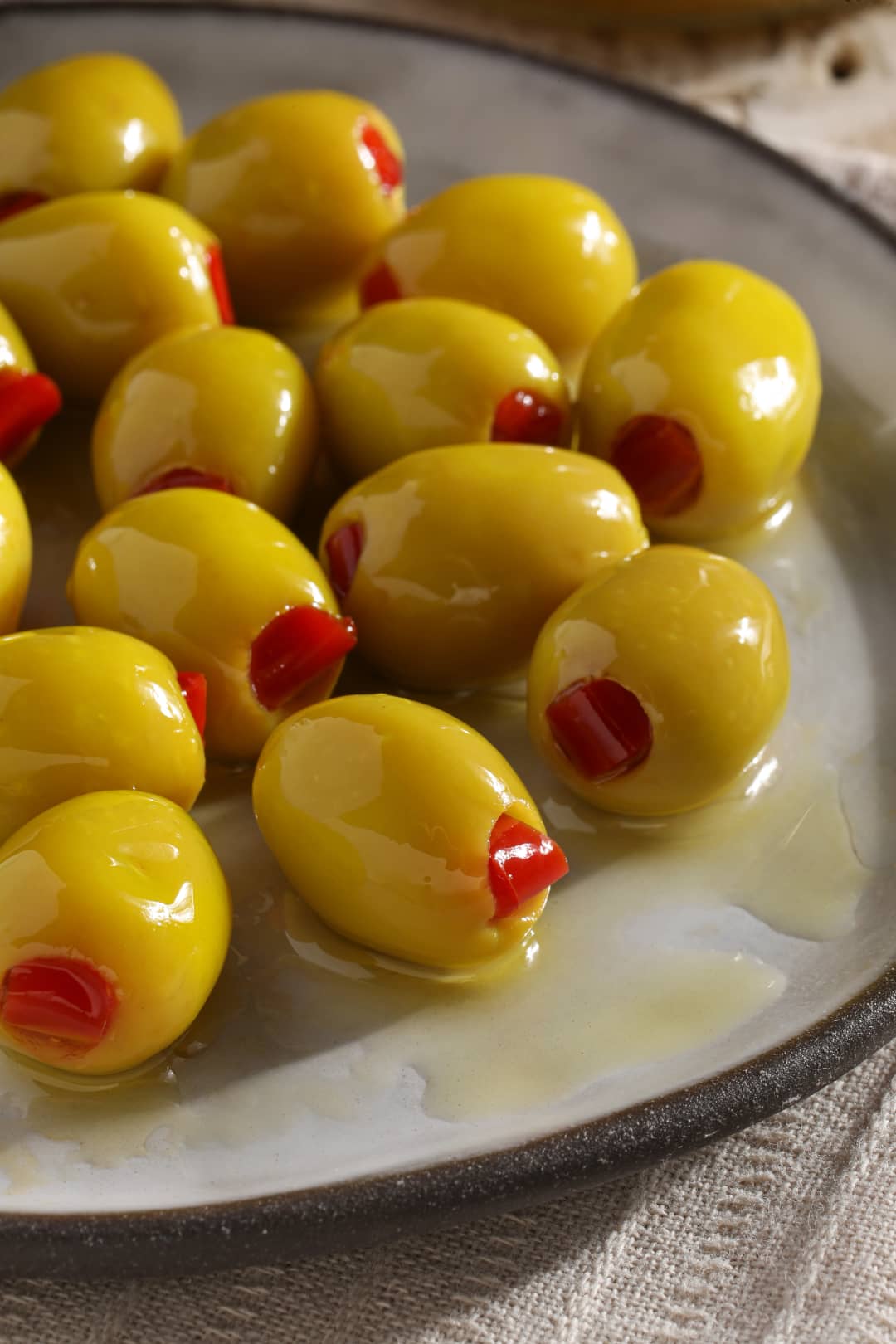 プレミアムピネ　9個セット Kırmızı Biber Dolgulu Zeytin 400 gr.