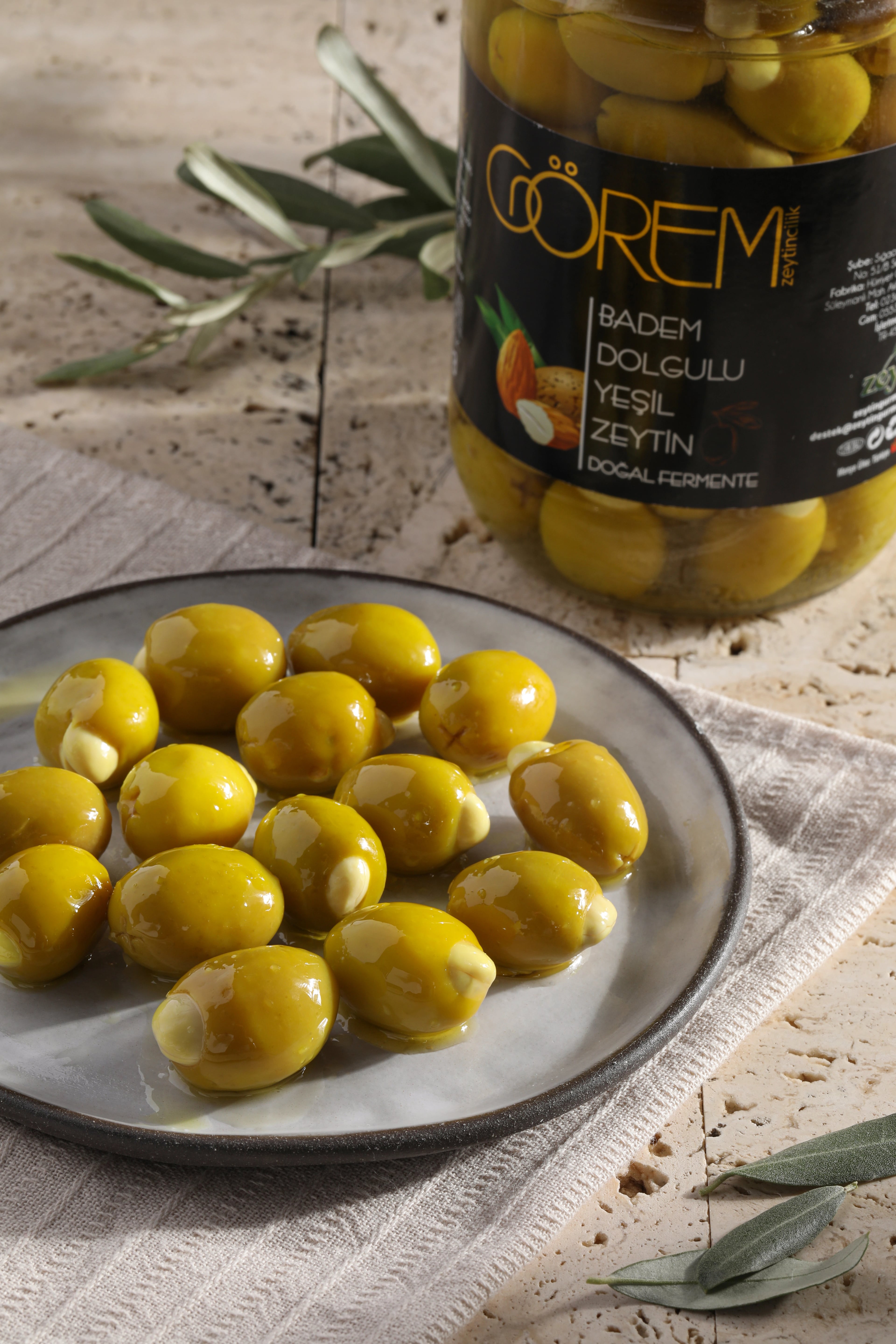 Badem Dolgulu Yeşil Zeytin 400 gr.