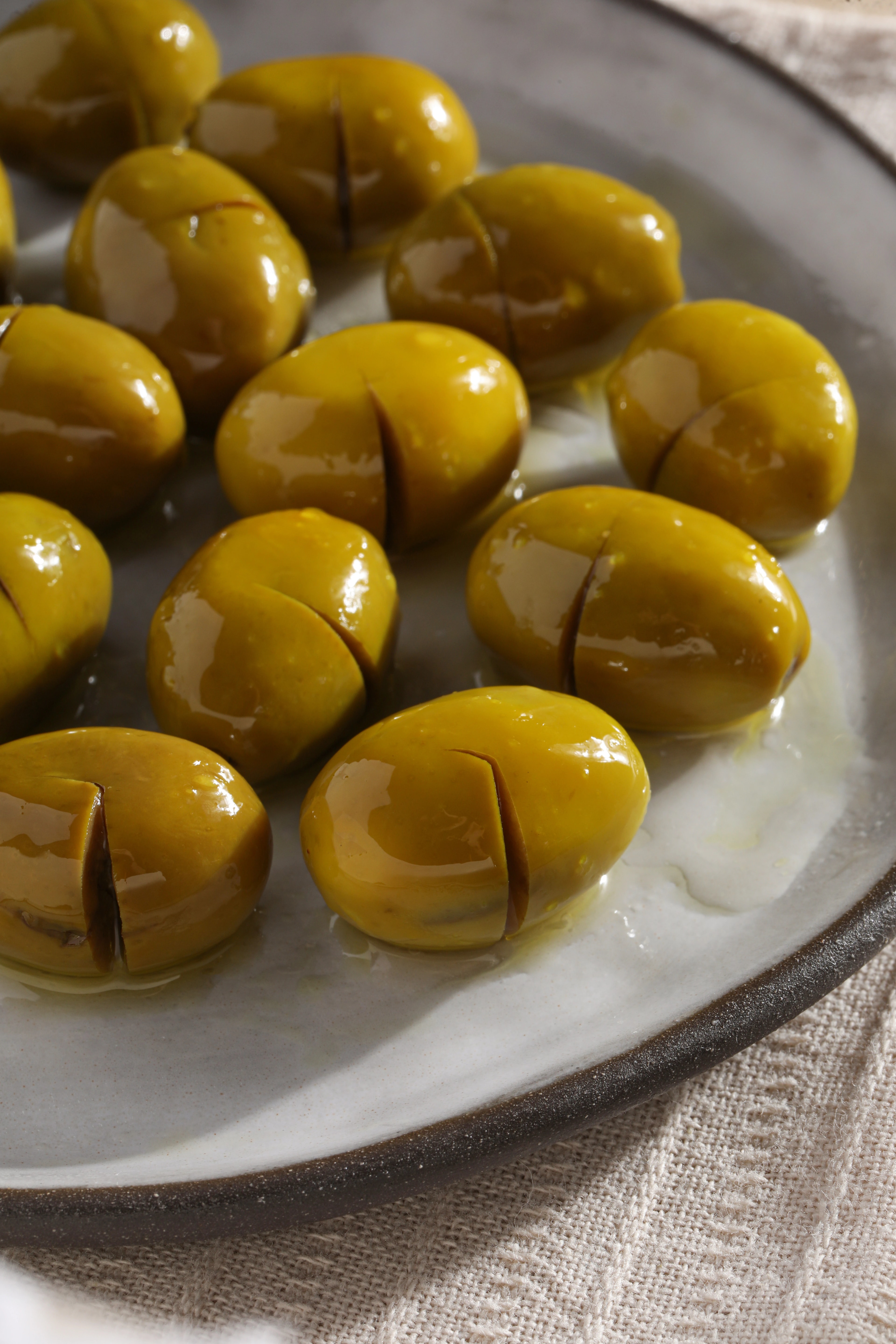 Olgun Domat Cins  Kırma Zeytin 1 Kg.
