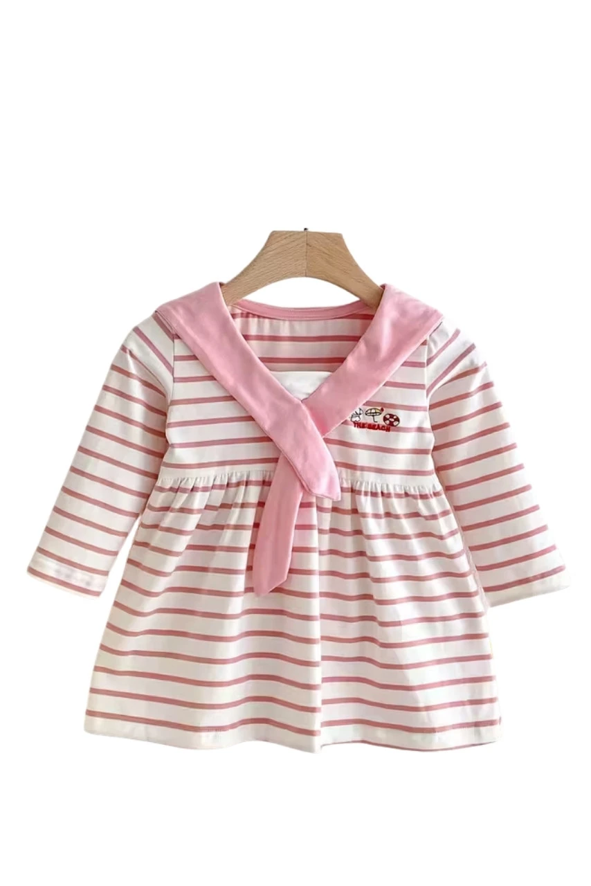  Kurdele Detaylı Beyaz Çizgili Uzun Kollu Elbise