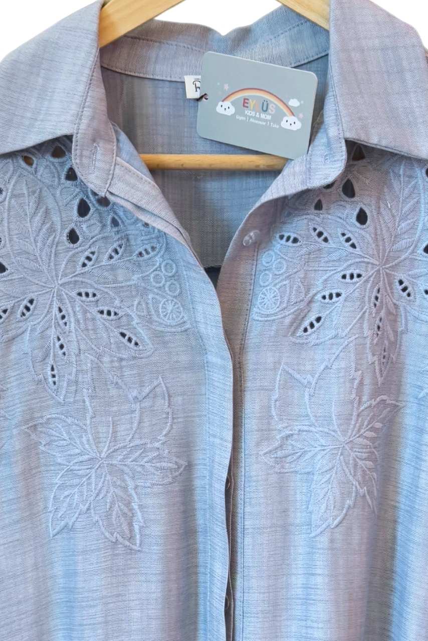 Çiçek Desenli Nakış İşlemeli Gömlek