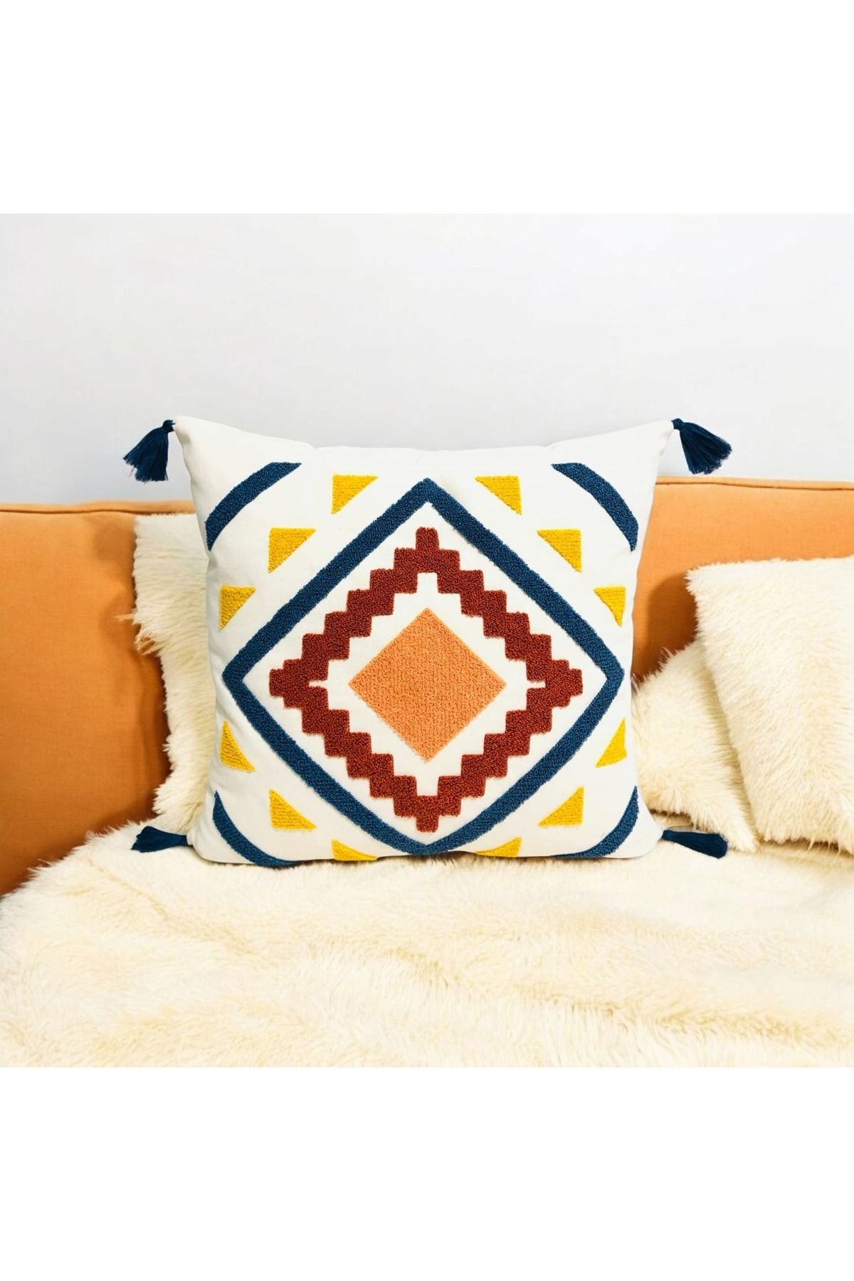 Punch Renkli Geometrik Desen Ponponlu Kırlent 43x43 cm