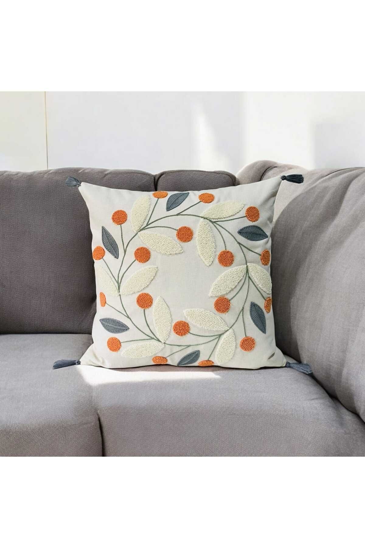Punch Gri Papatya Desen Ponponlu Kırlent 43x43 cm