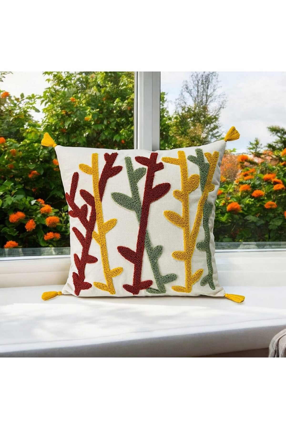 Punch Bambu Desen Ponponlu Kırlent 43x43 cm
