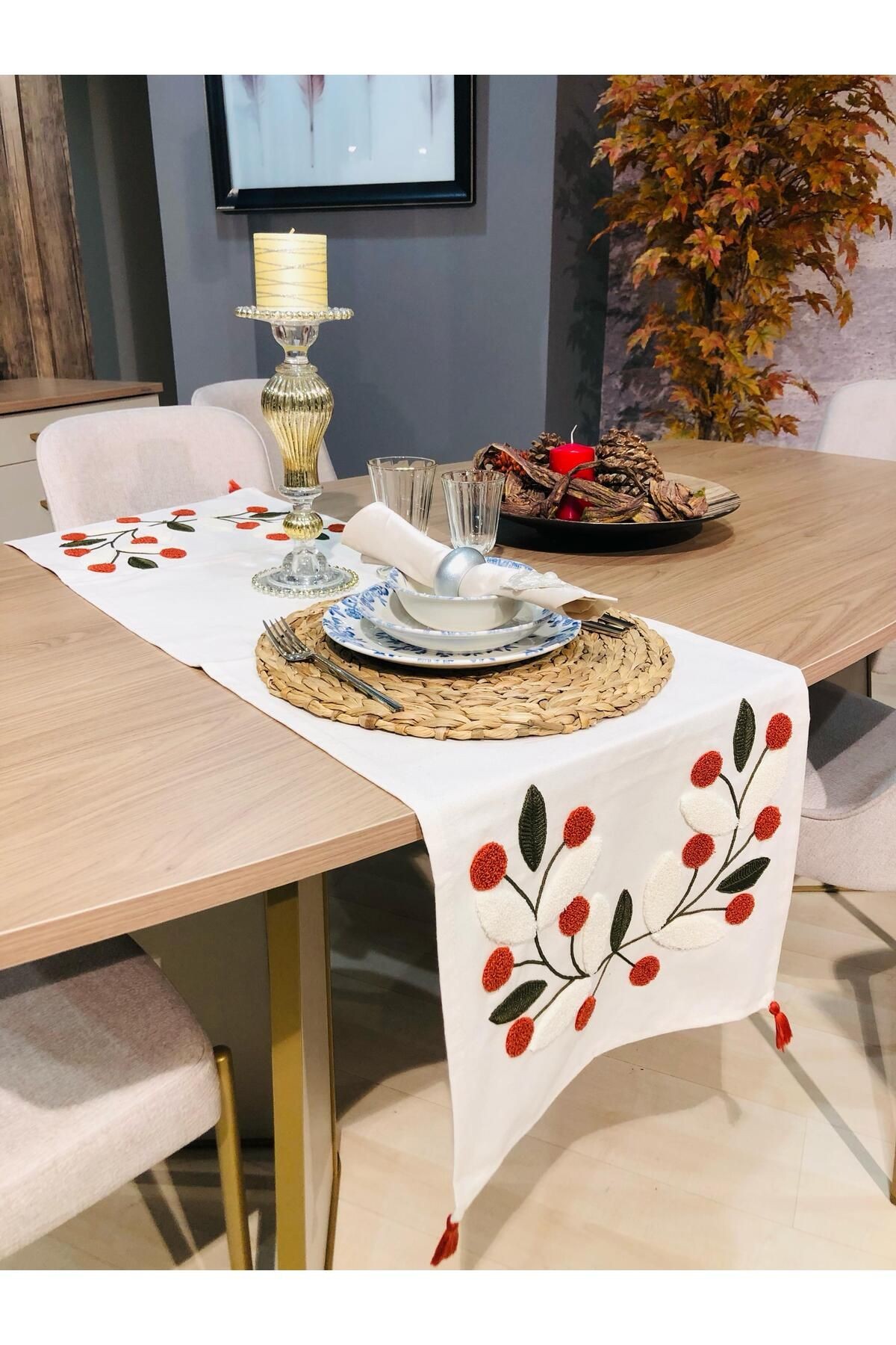 Punch Runner Bordo Papatya Ponponlu 35*140 cm